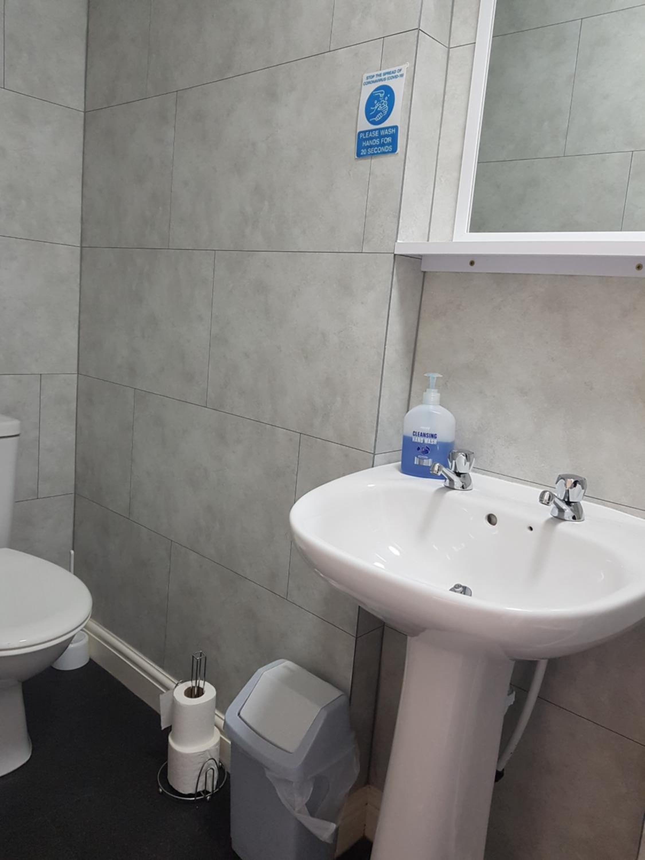 Small Double Room - Photo 4