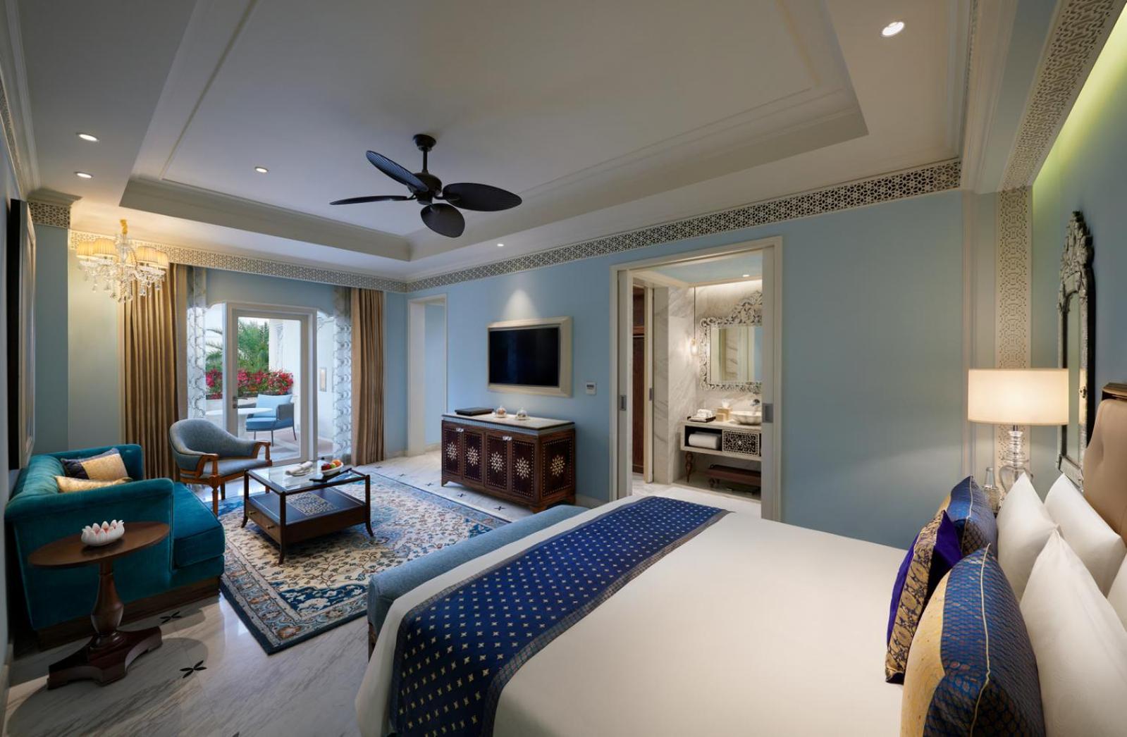 Grand Villa with Terrace (Family Room)