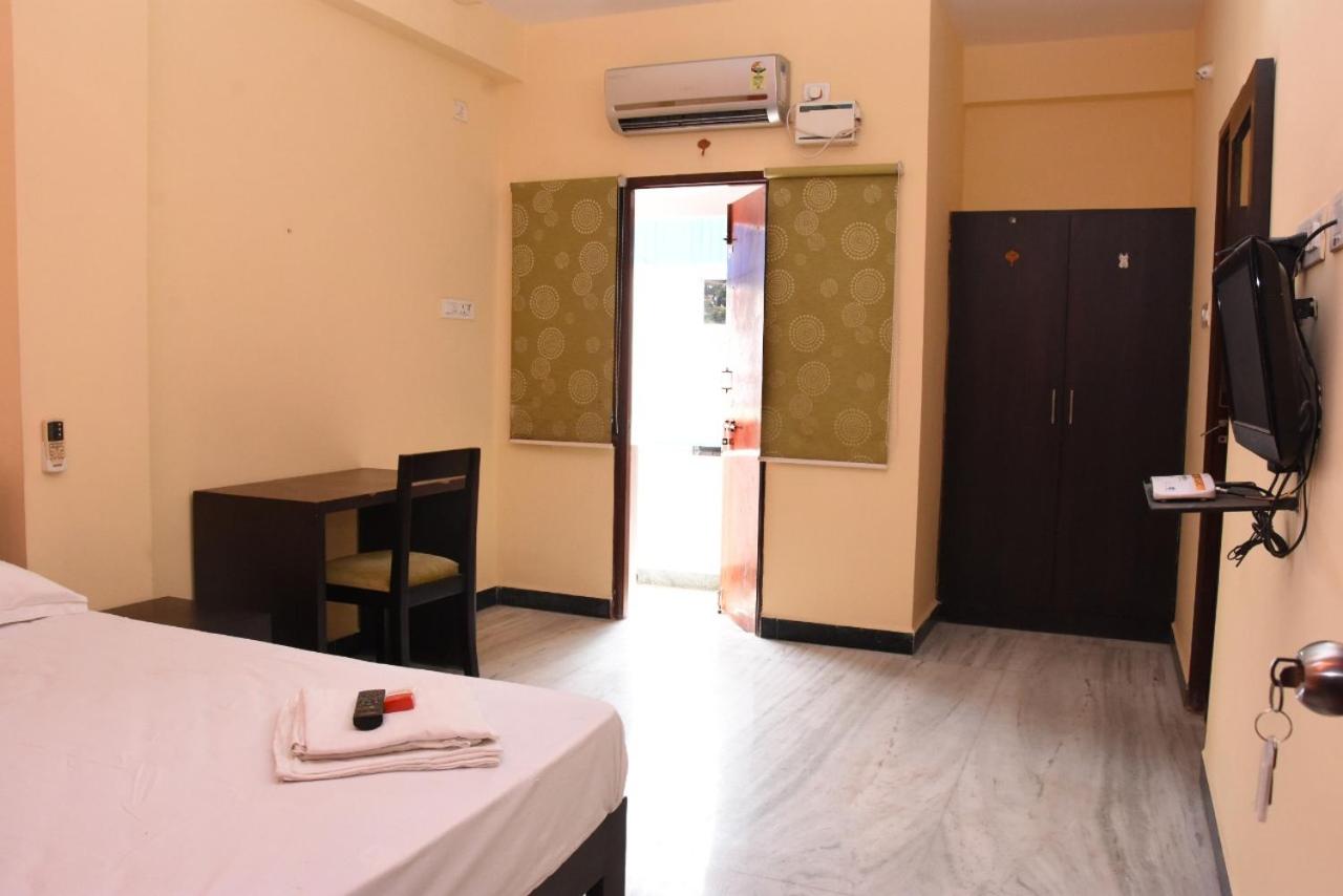 Standard Double Room - Photo 8