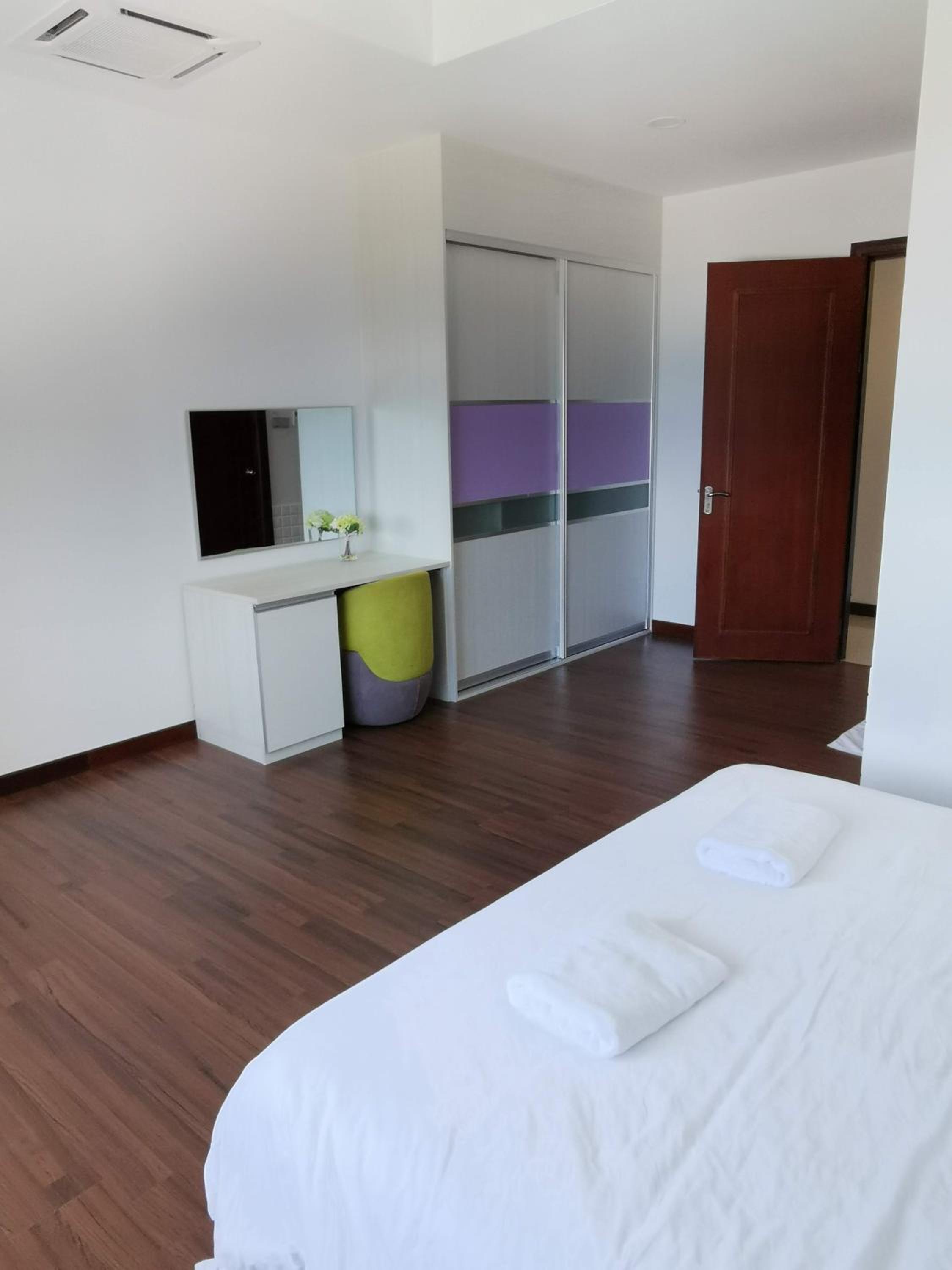 Apartment with Sea View - Photo 6