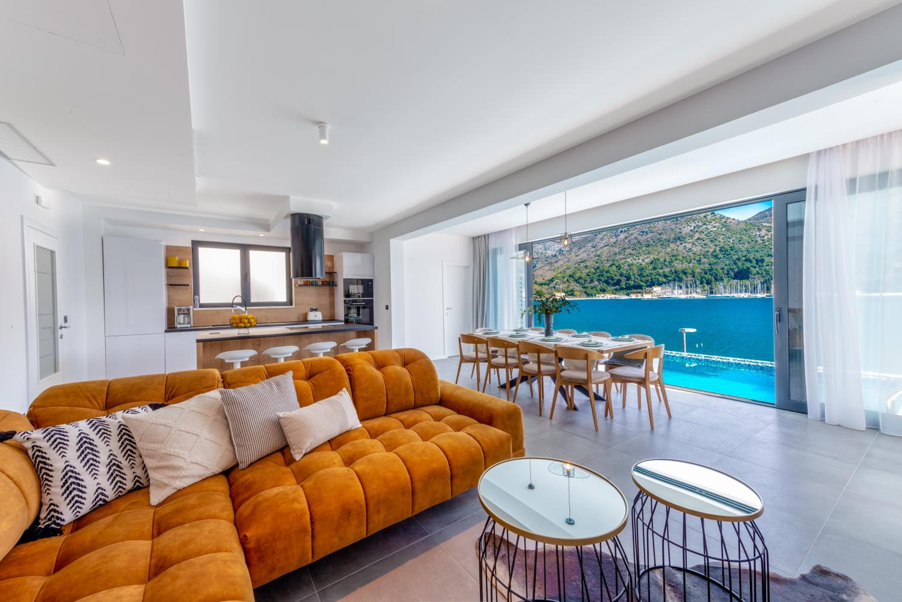 Villa - Beach Front