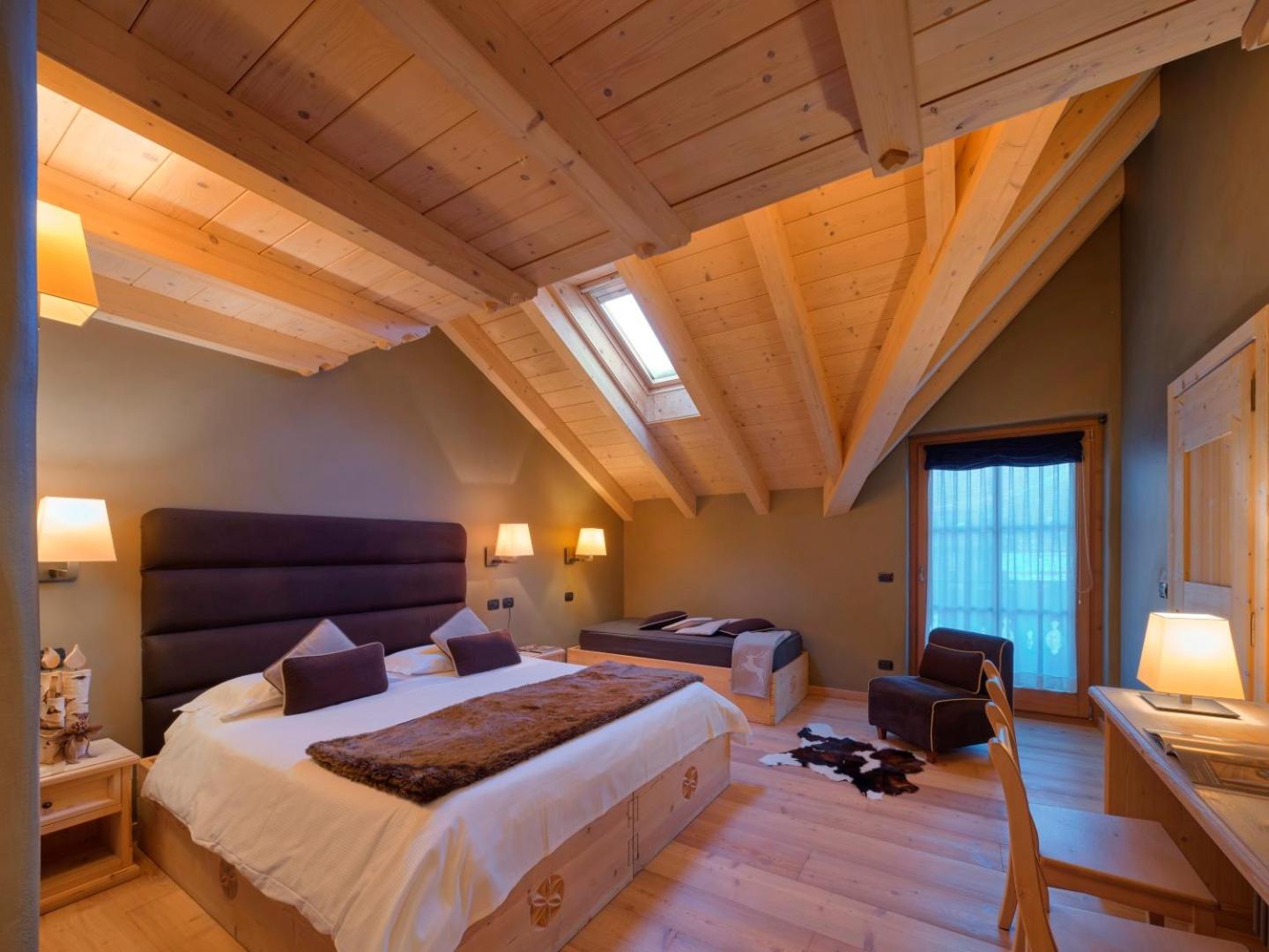 Superior Double or Twin Room - Photo 11
