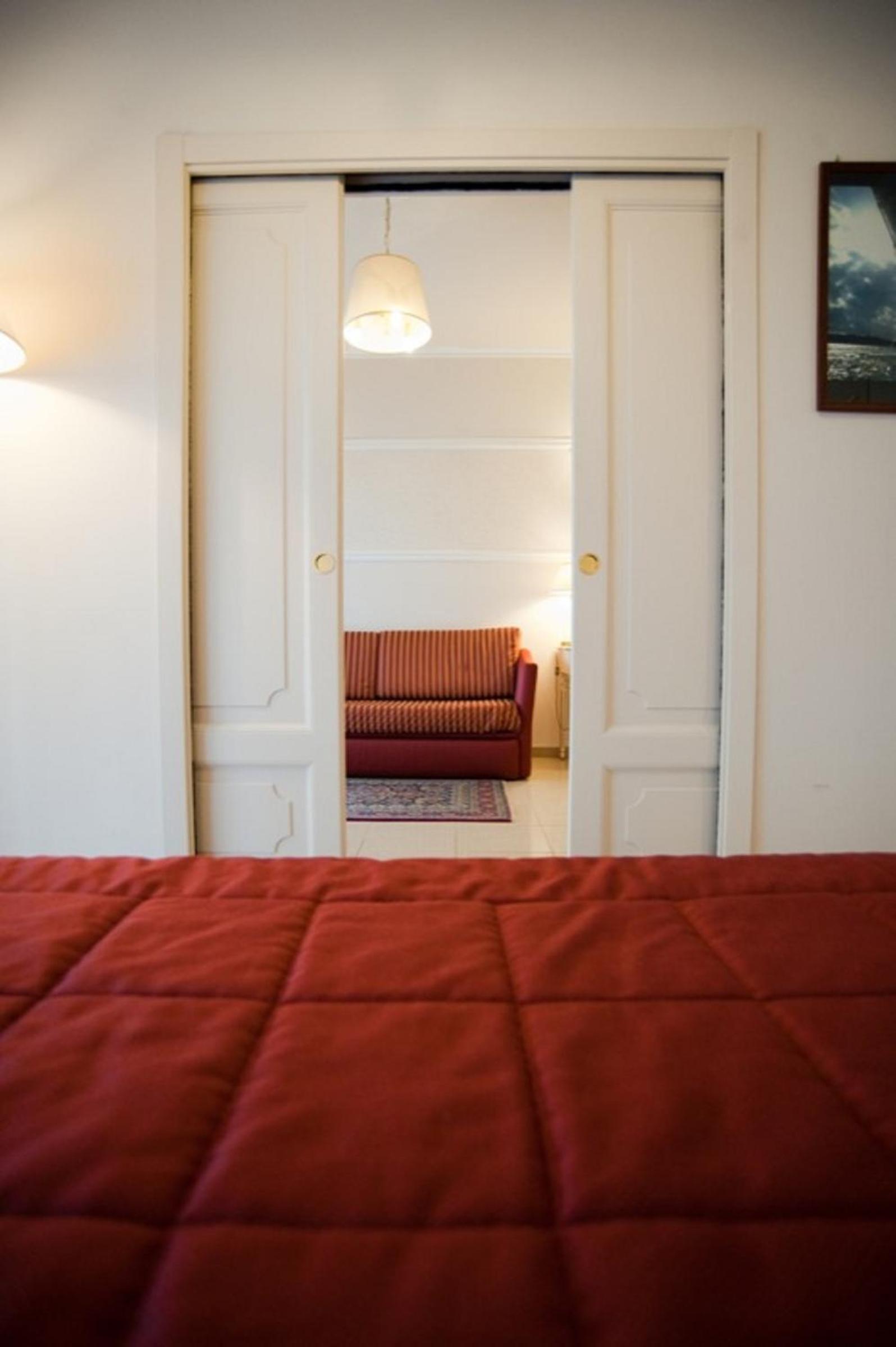 Suite - Photo 3