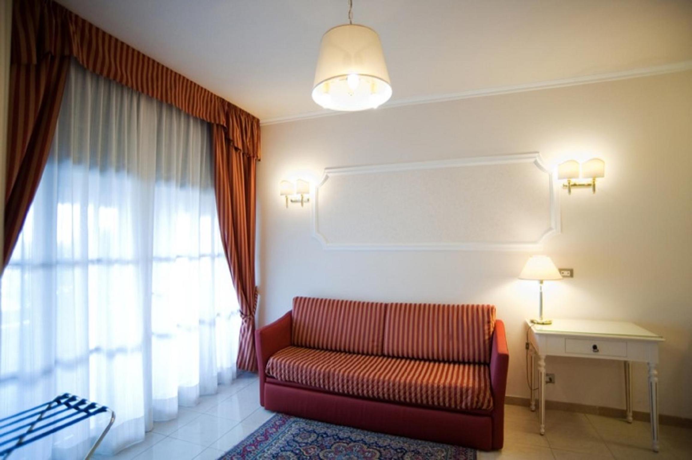 Suite - Photo 4