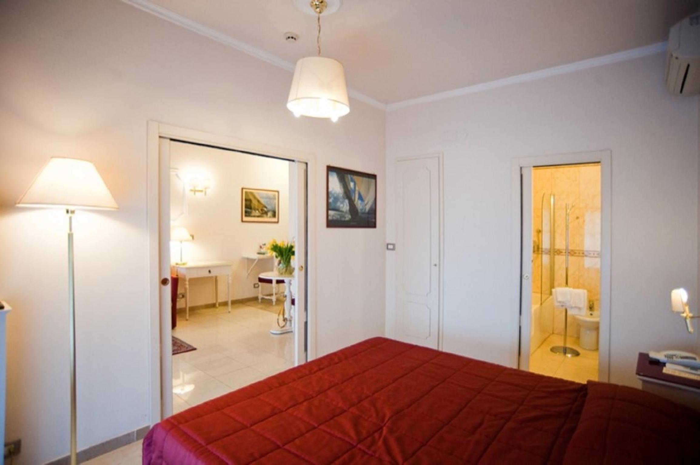 Suite - Photo 6