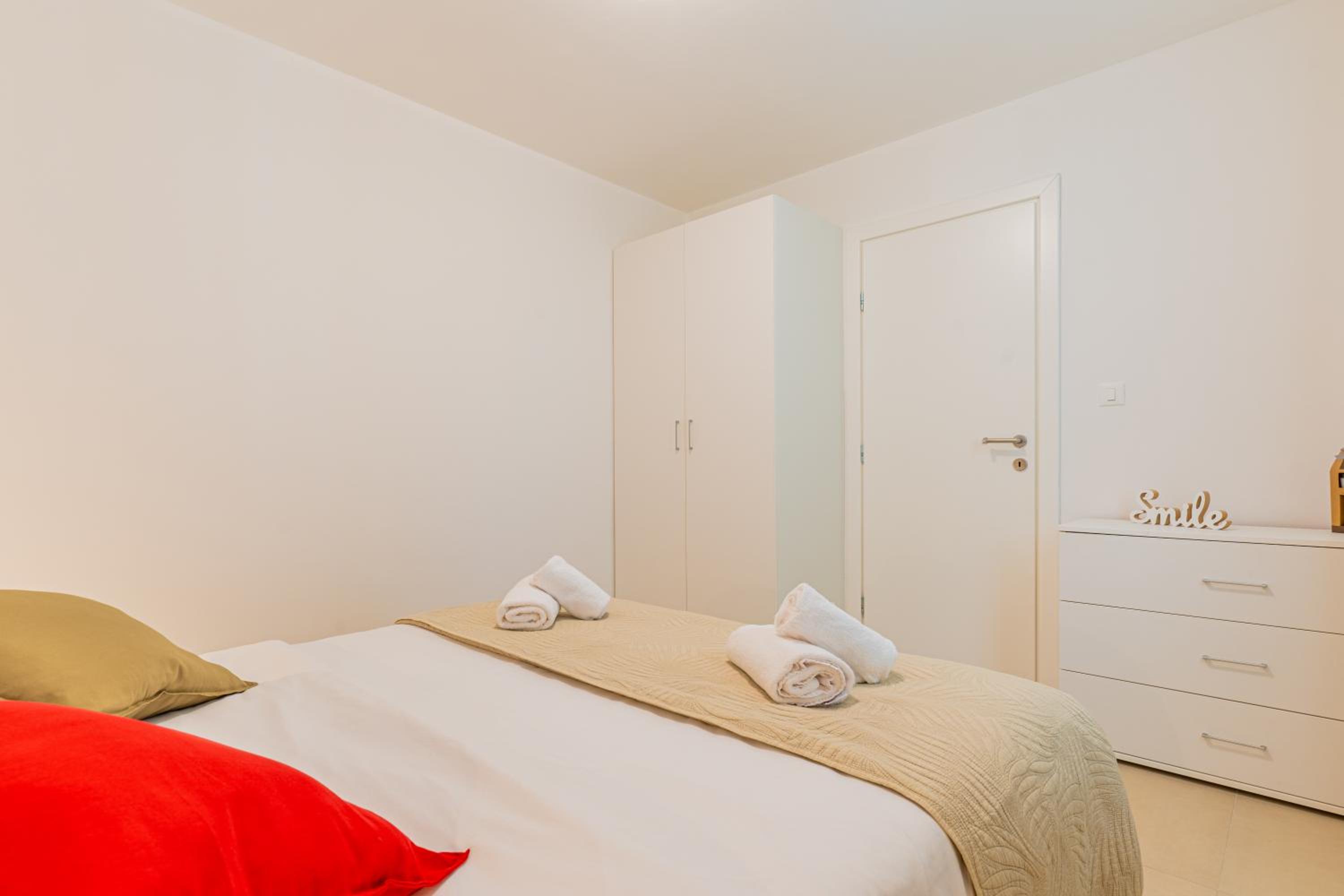 One-Bedroom Apartment with Terrace photo 3