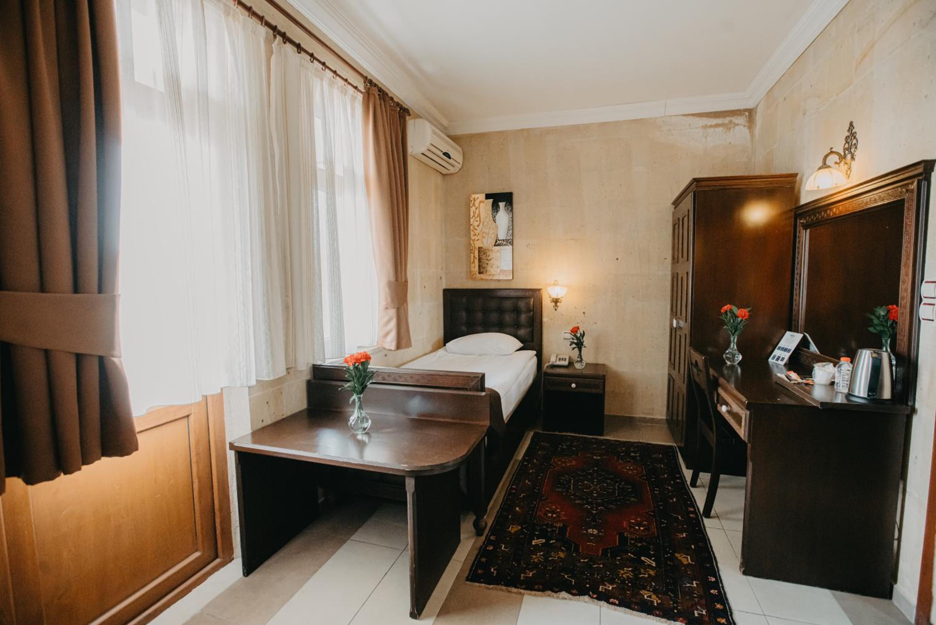 Single Stone Room with Balcony photo 2