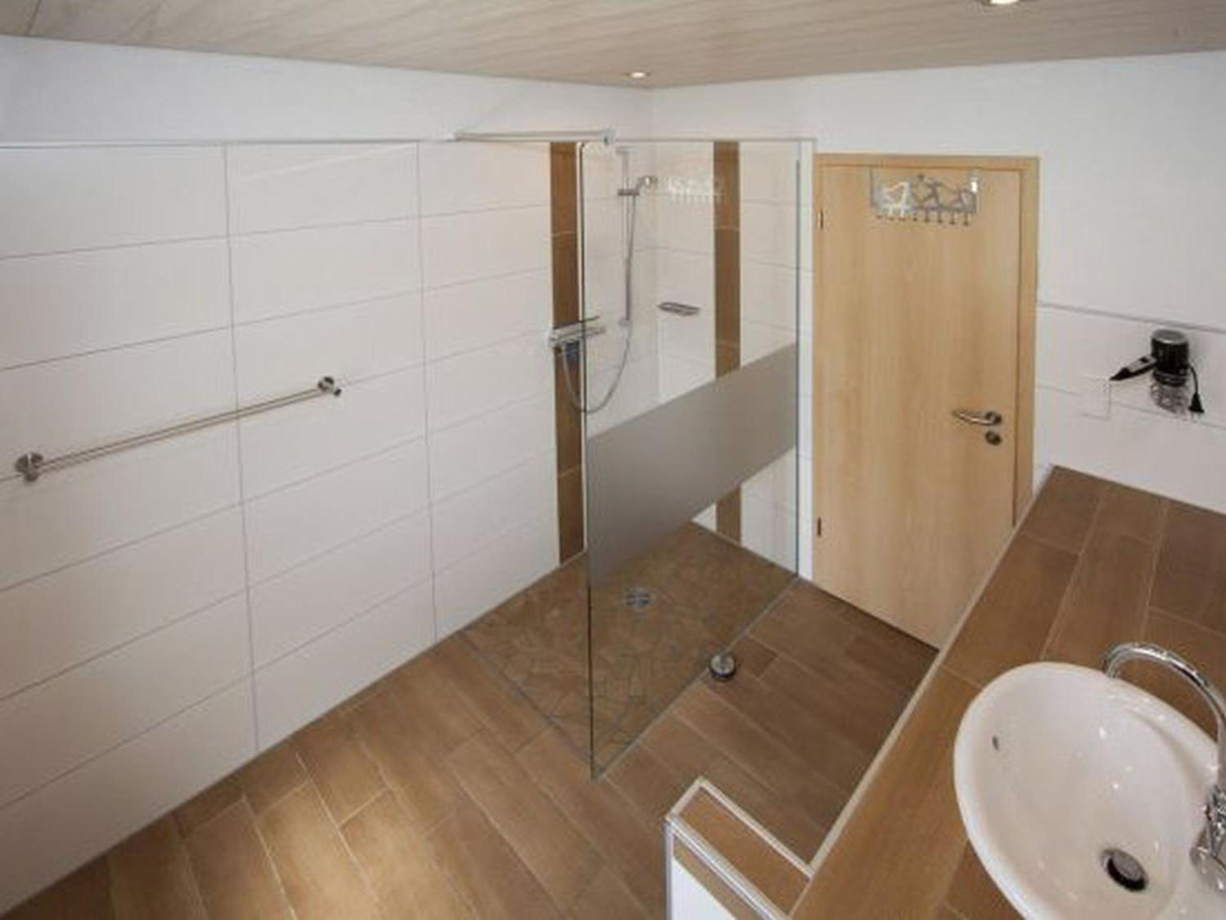Two-Bedroom Deluxe Apartment with Garden View photo 3