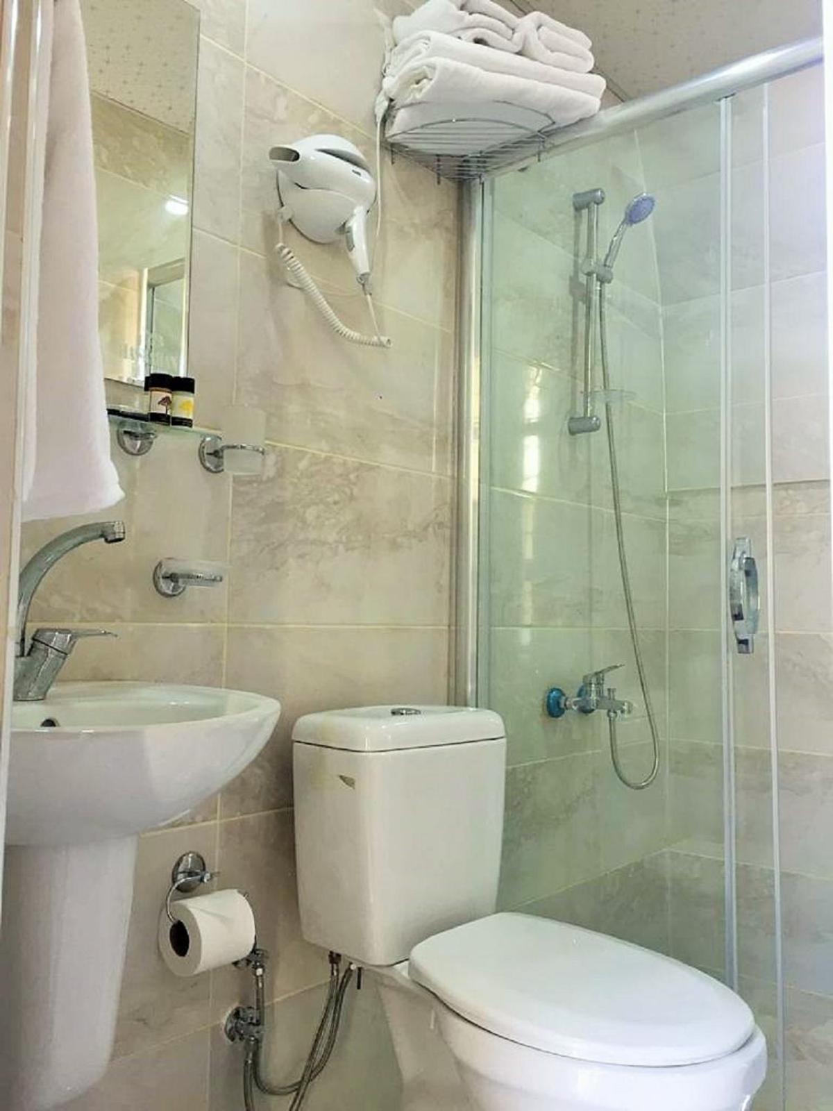 Double Room - Photo 10