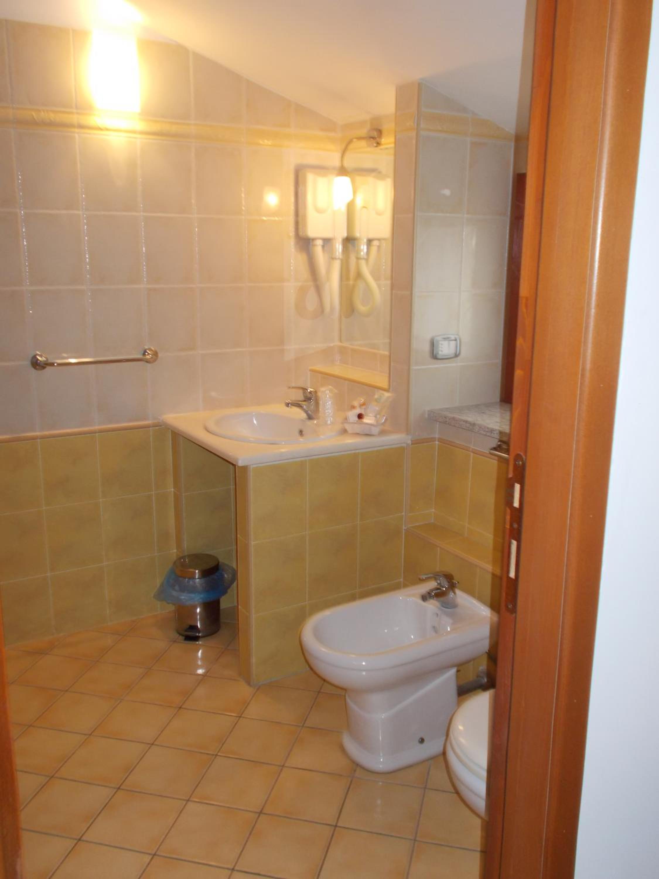 Single Room photo 2