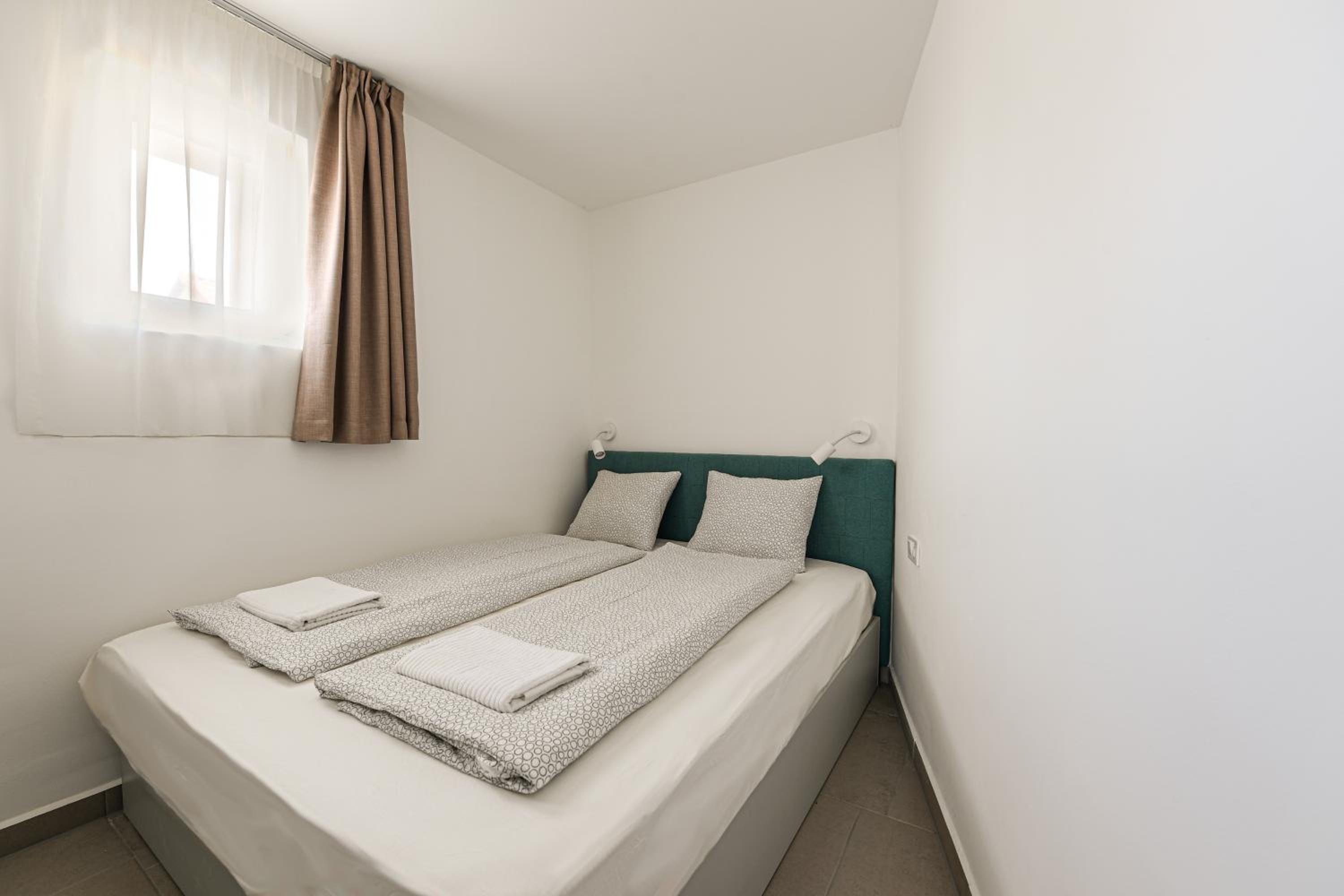 Comfort One-Bedroom Apartment with Balcony - Photo 2