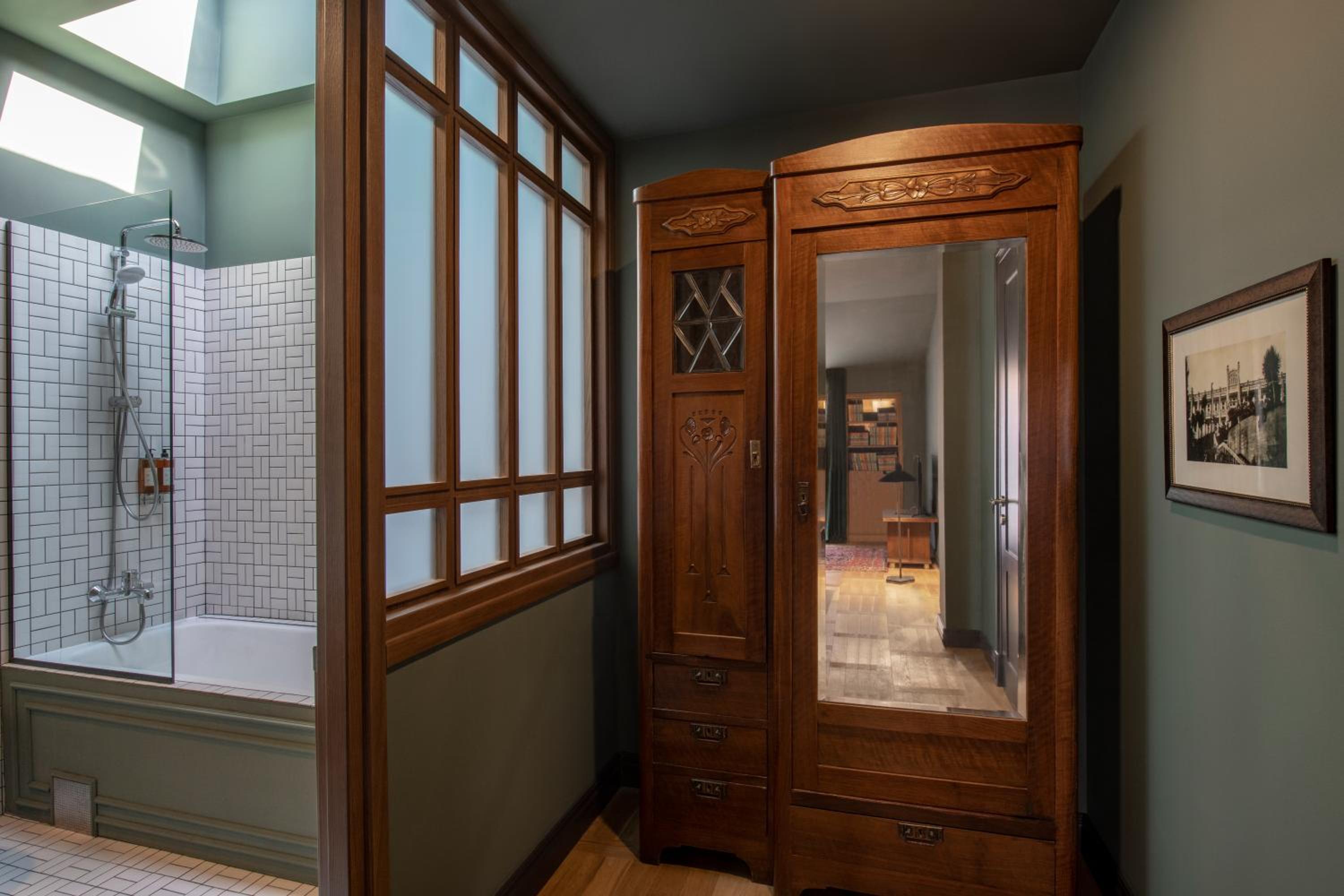 Deluxe Suite - Photo 5