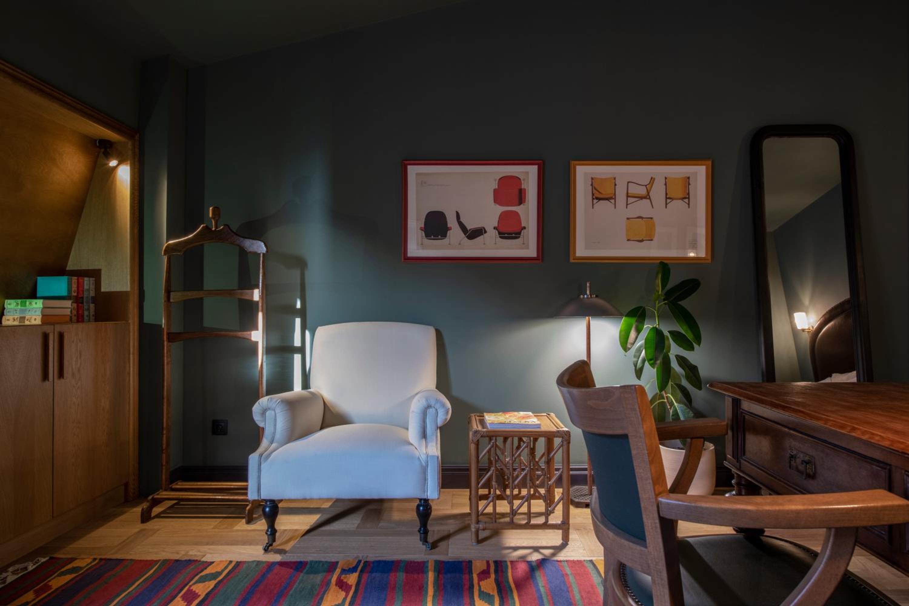 Deluxe Suite - Photo 6