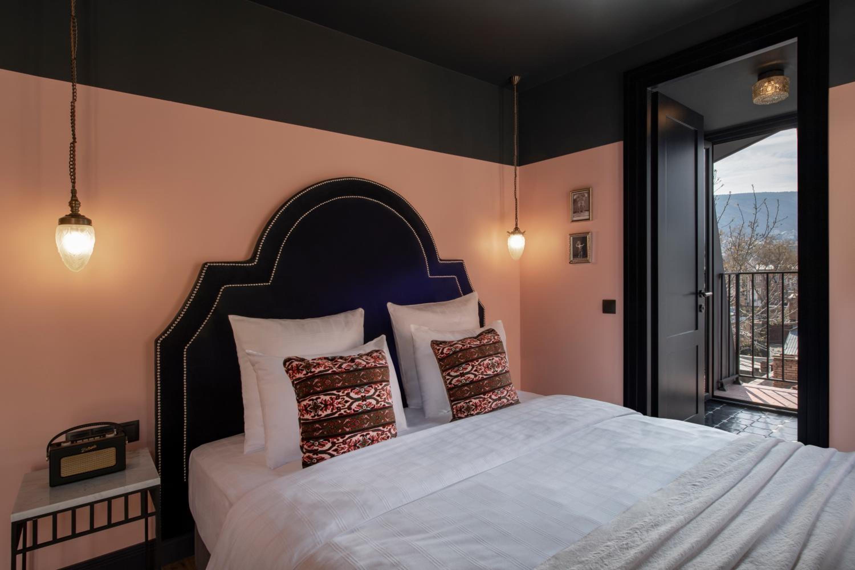 Deluxe Double Room with Bath - Photo 1