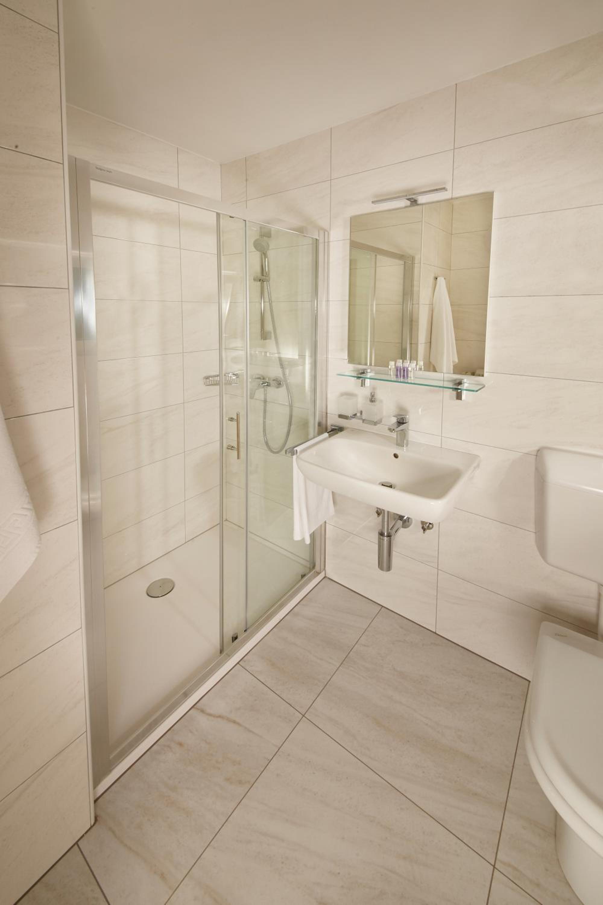 Double or Twin Room photo 3