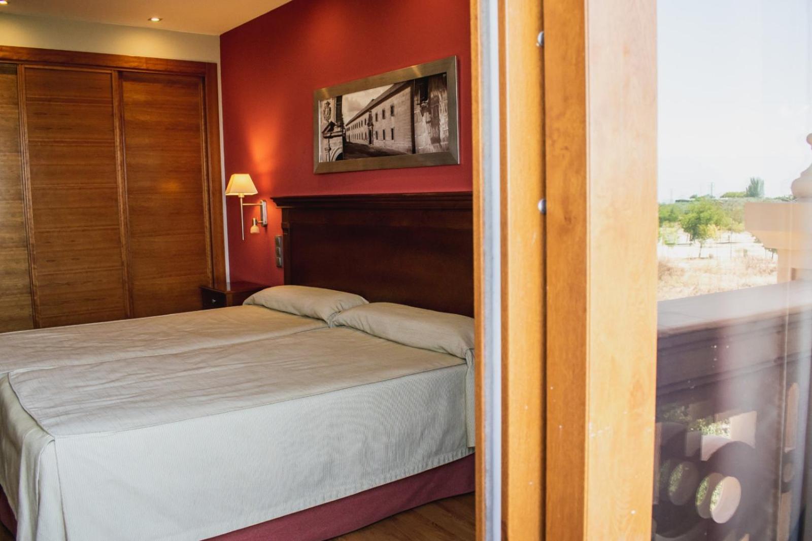 Double or Twin Room - Photo 10