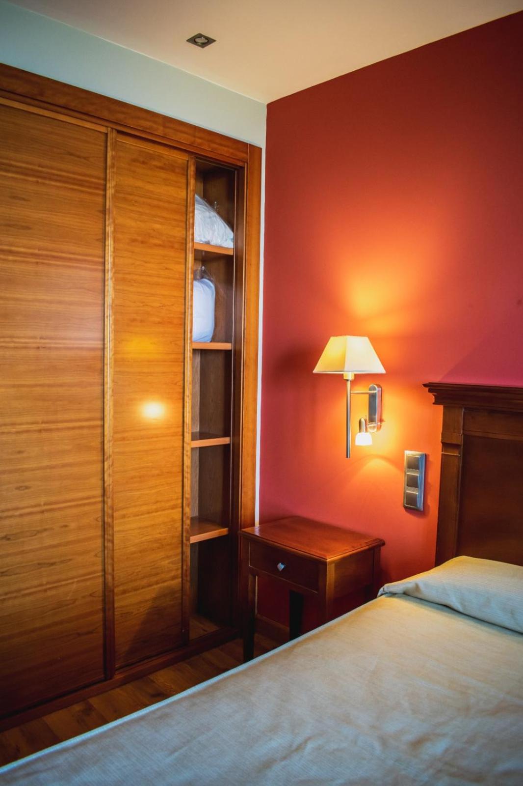 Double or Twin Room - Photo 2