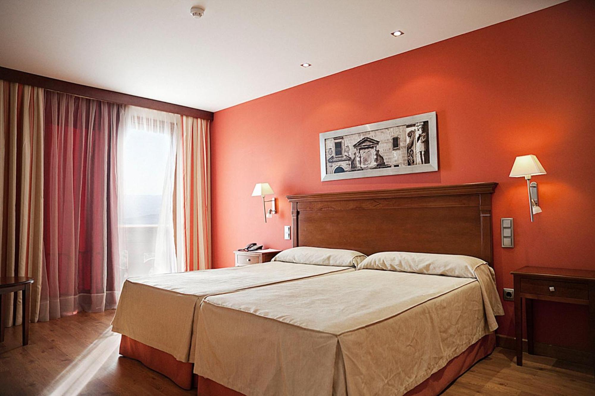 Double or Twin Room - Photo 3