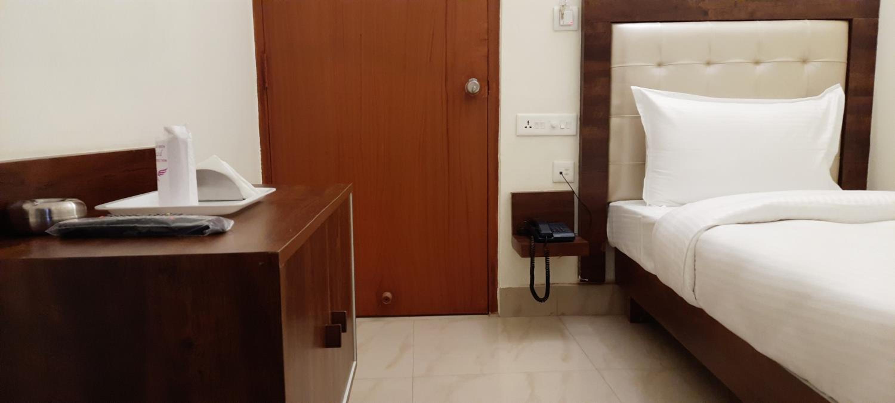 Deluxe Single Room photo 3