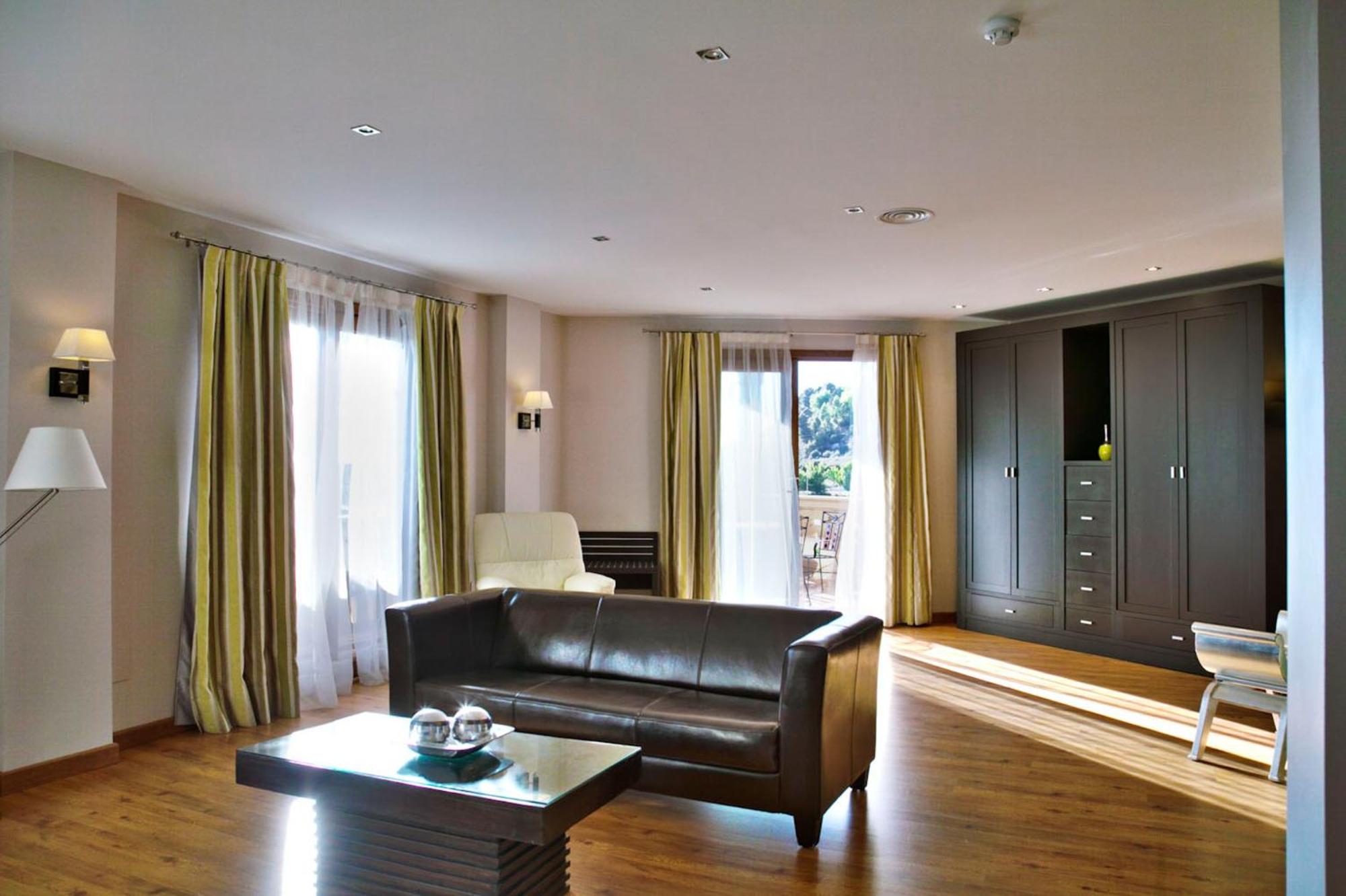 Suite with Spa Bath - Photo 7