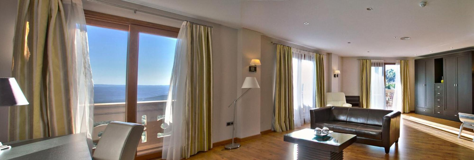 Suite with Spa Bath - Photo 8