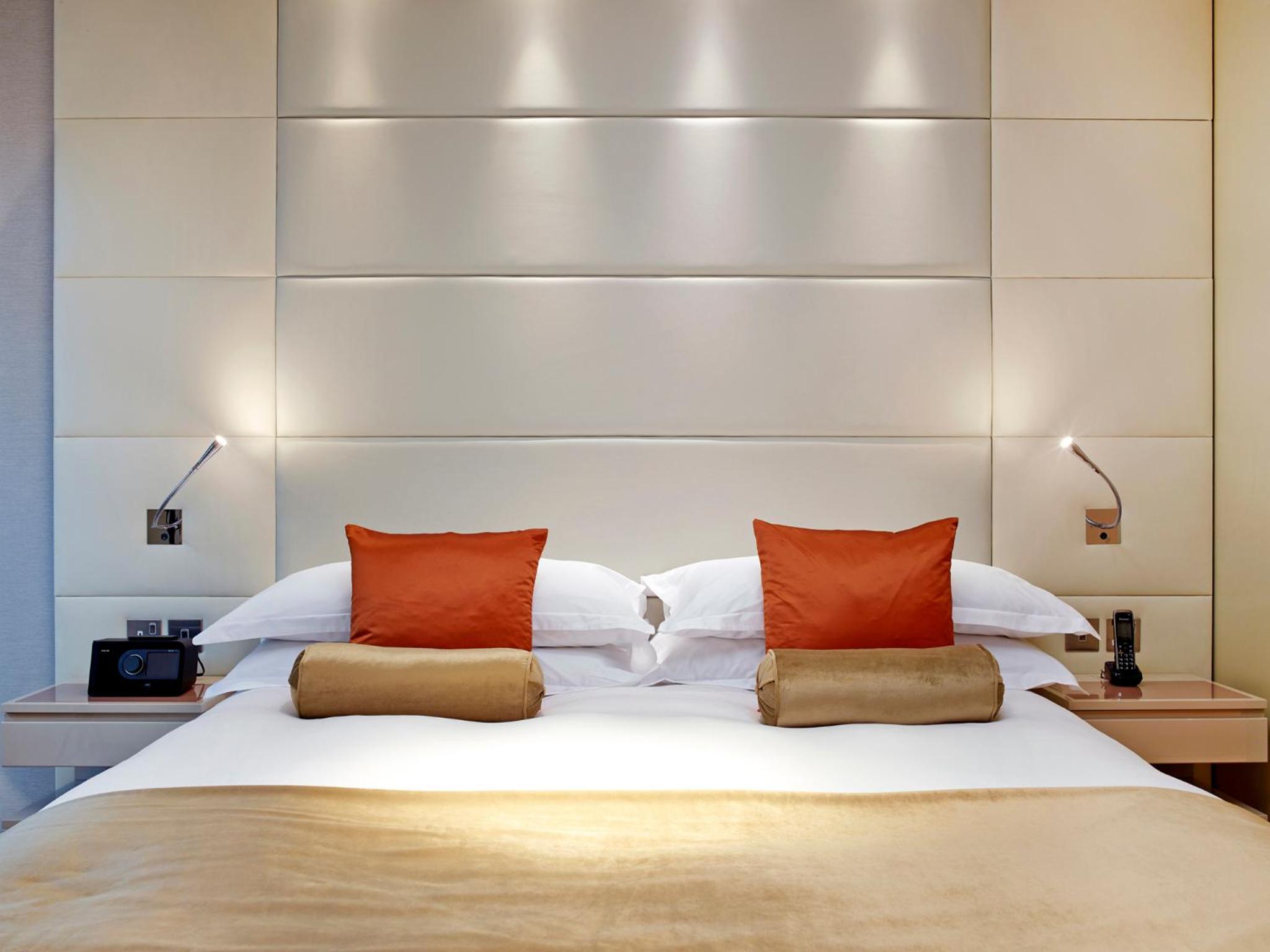 Deluxe Four Bedroom Apartment With River View