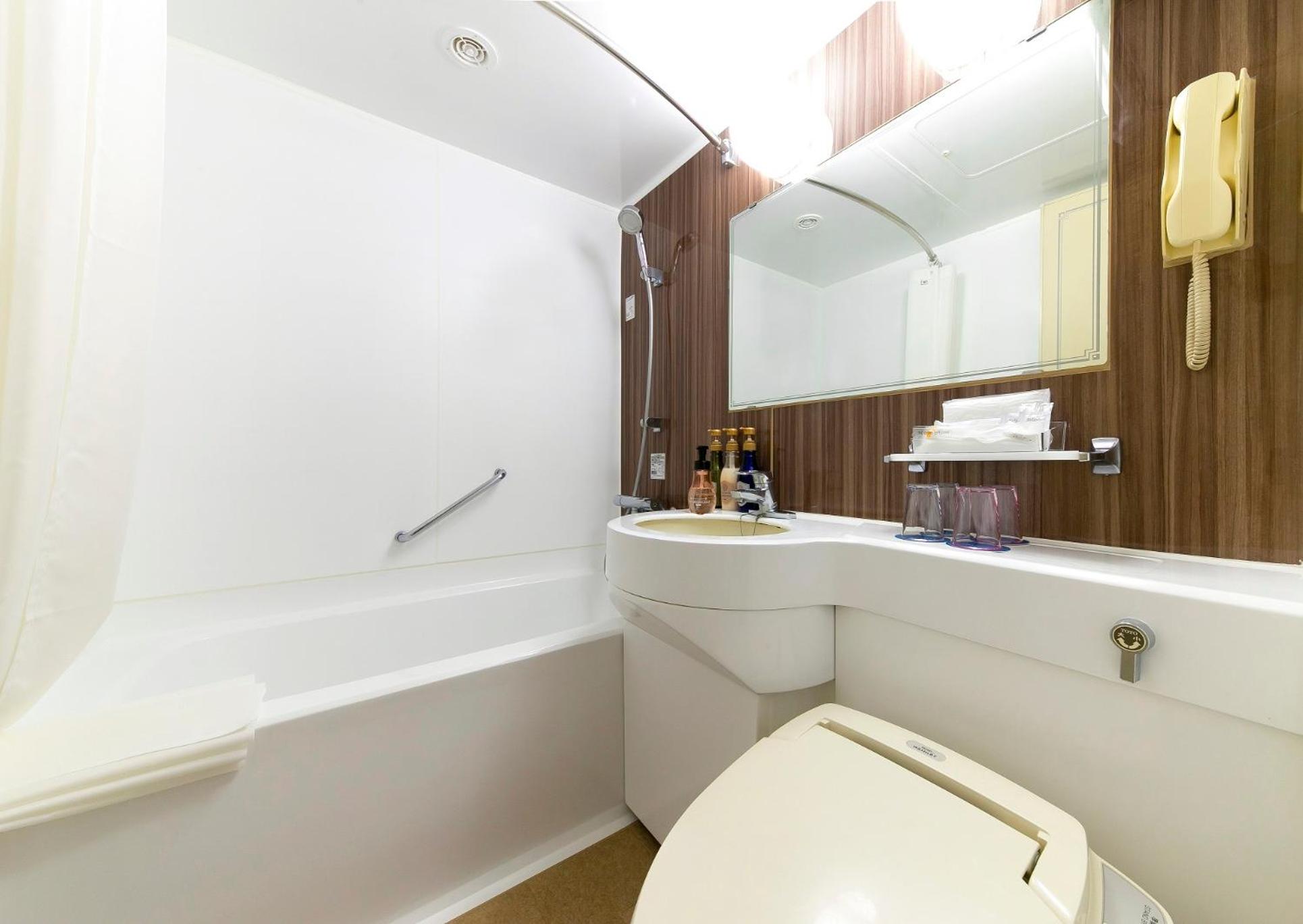 Standard Double Room with Small Double Bed - Non-Smoking photo 2
