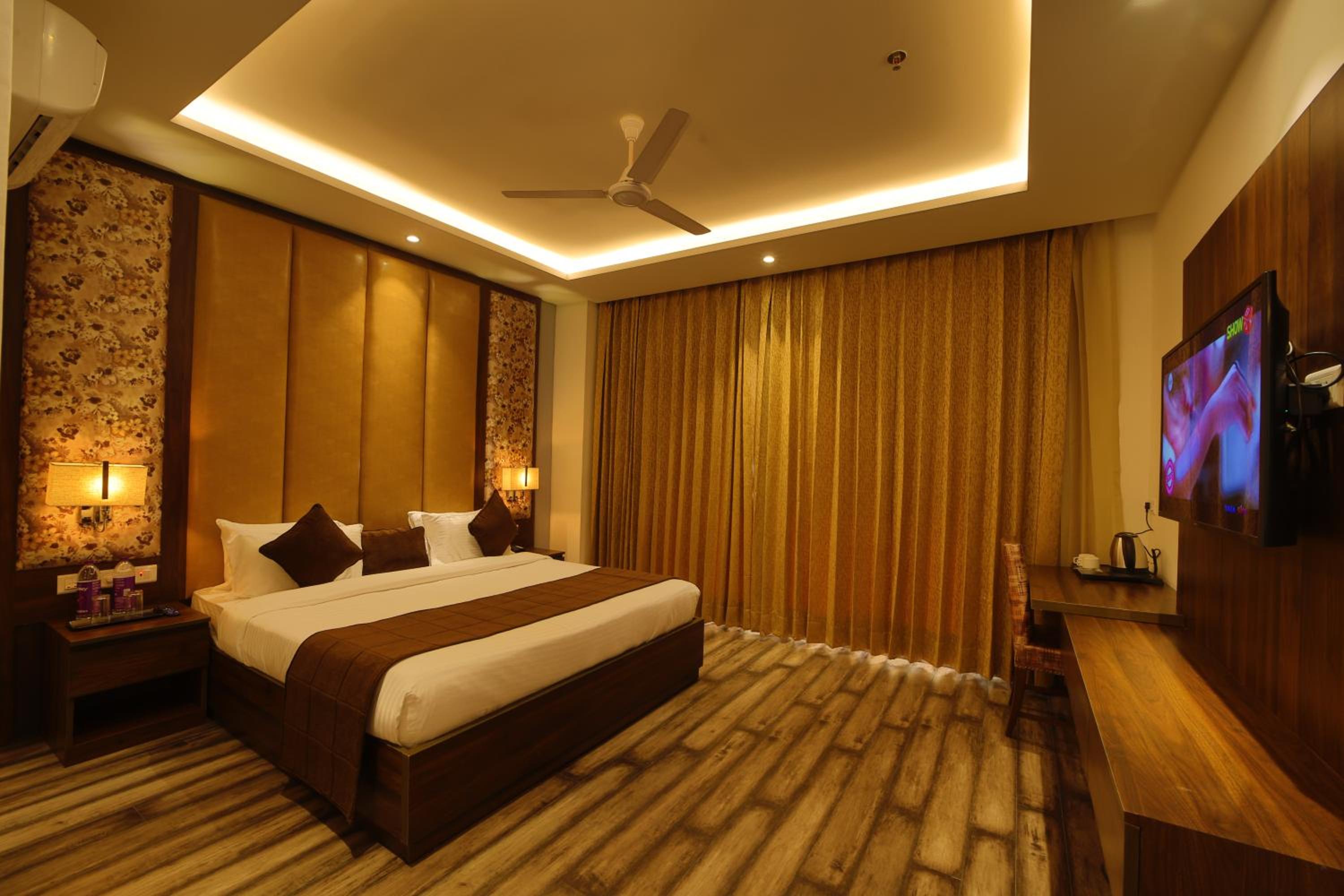Deluxe Double Room - Photo 1