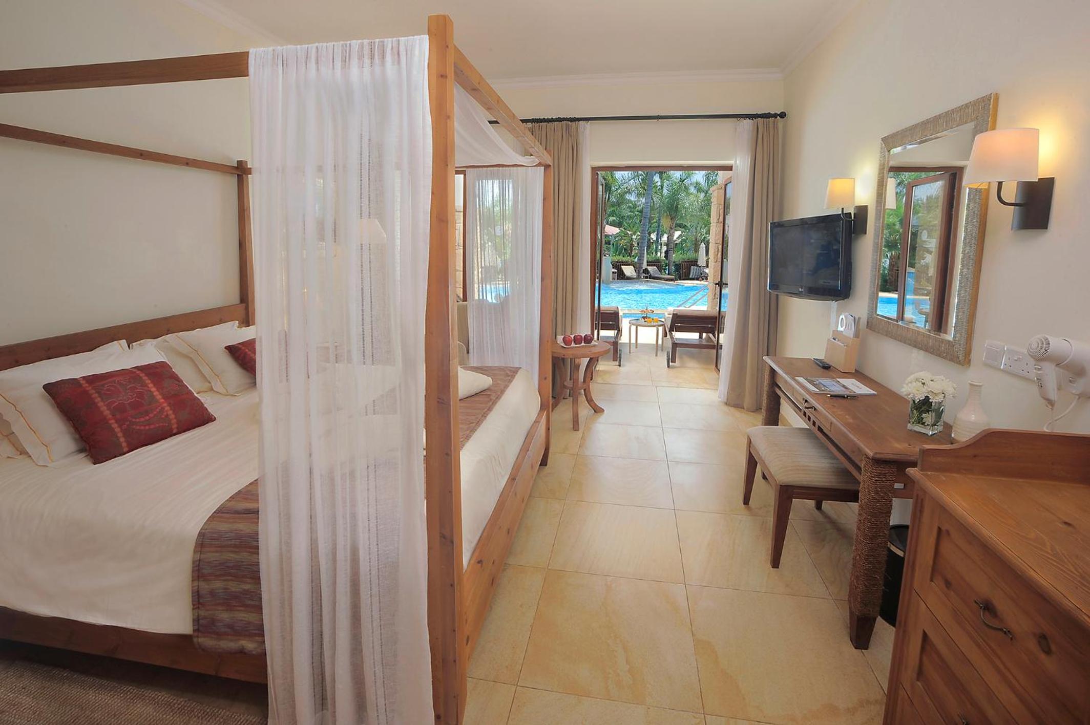 Fisherman Swim-Up Junior Suite Pool & Garden View (18+ years old) photo 3