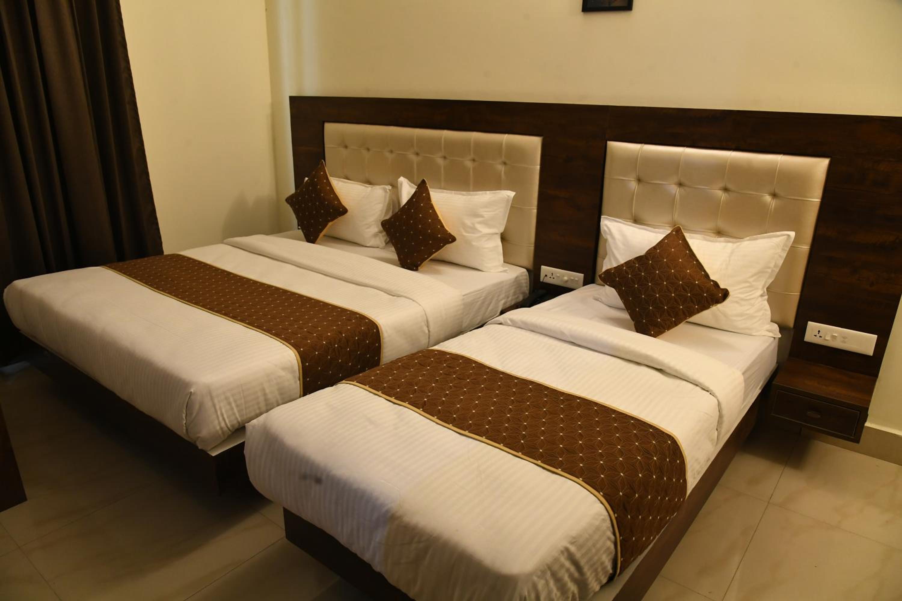 Superior Triple Room photo 3
