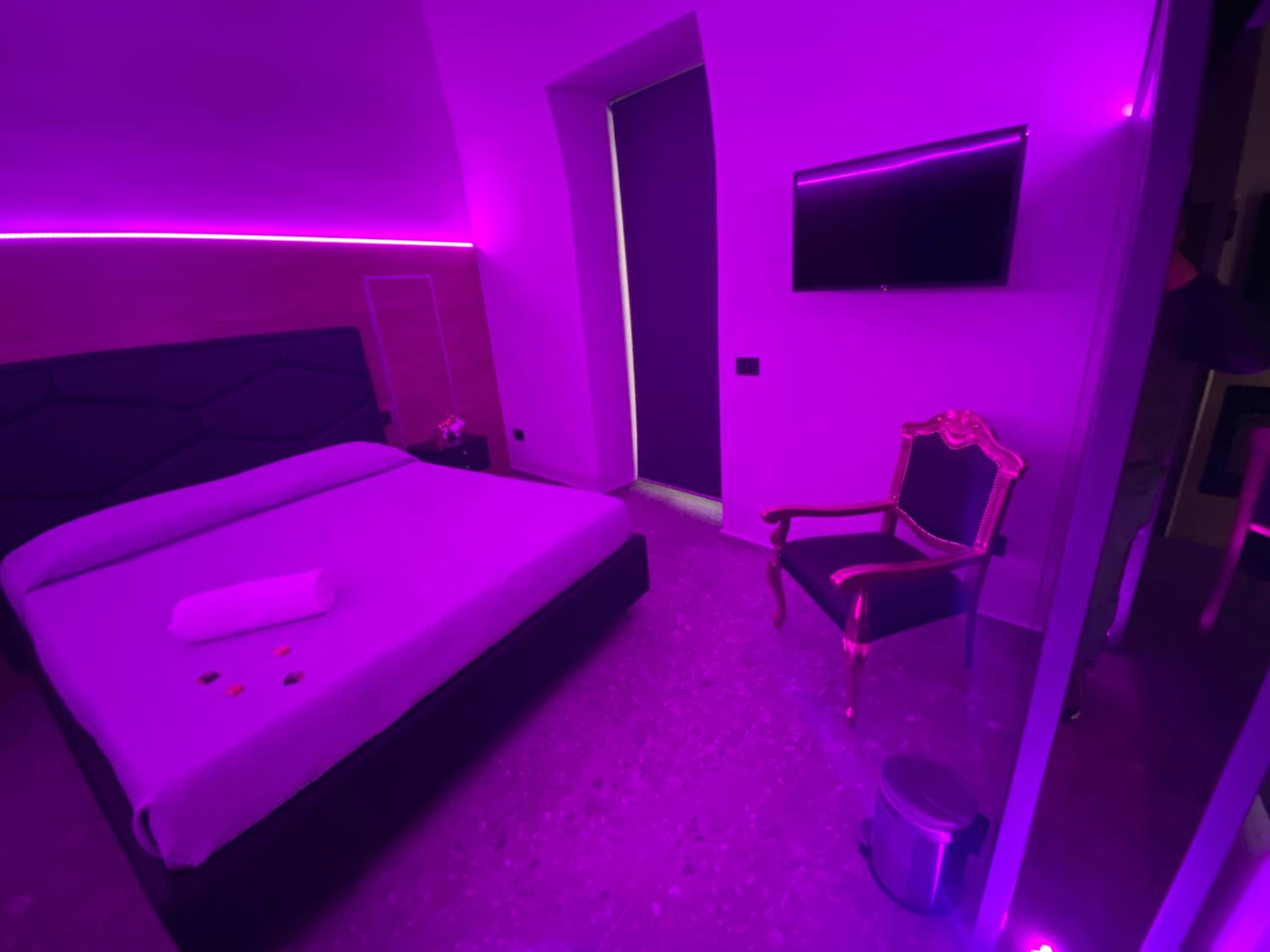 Queen Room with Spa Bath - Photo 6
