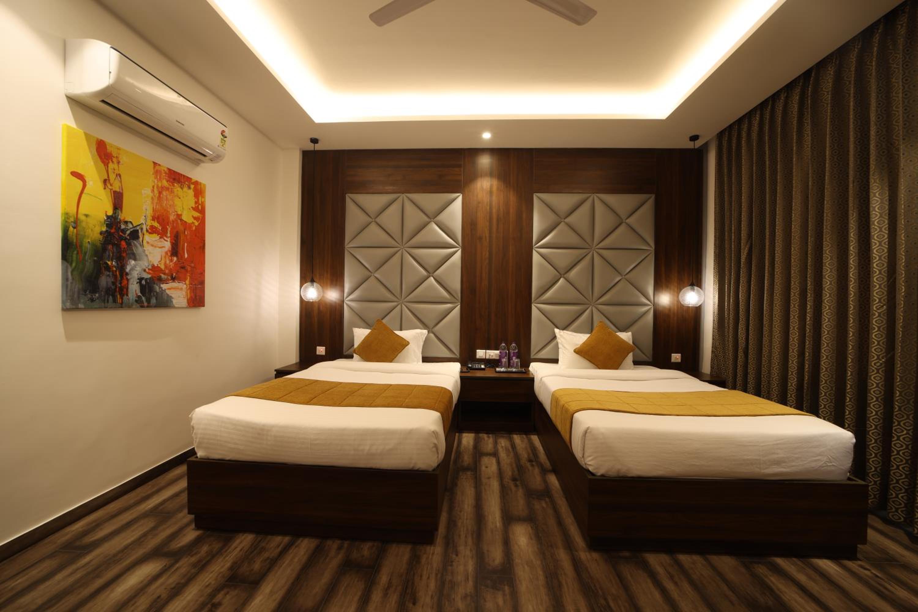 Deluxe Twin Room - Photo 8