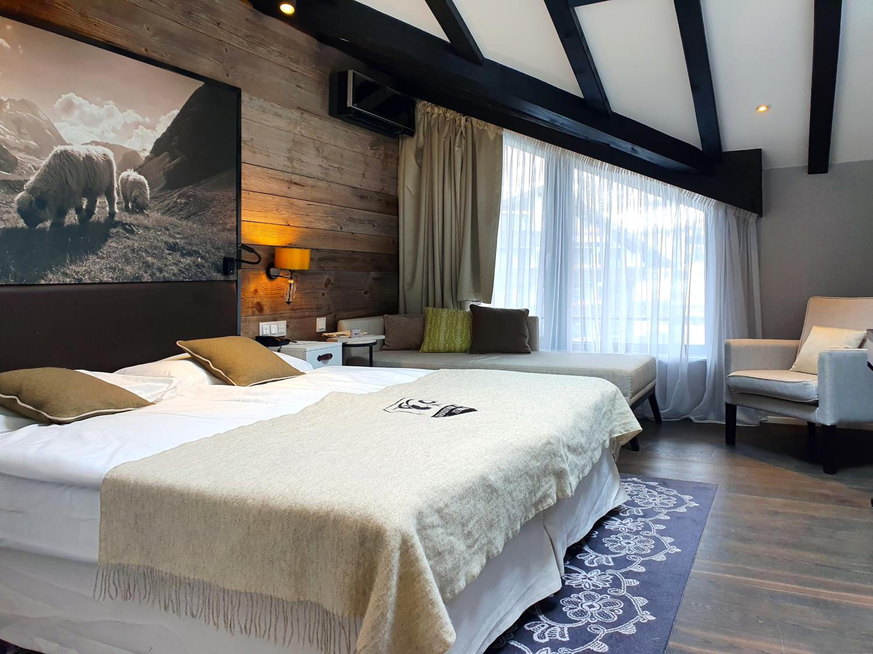 Deluxe Double Room (2 Adults) - Photo 3