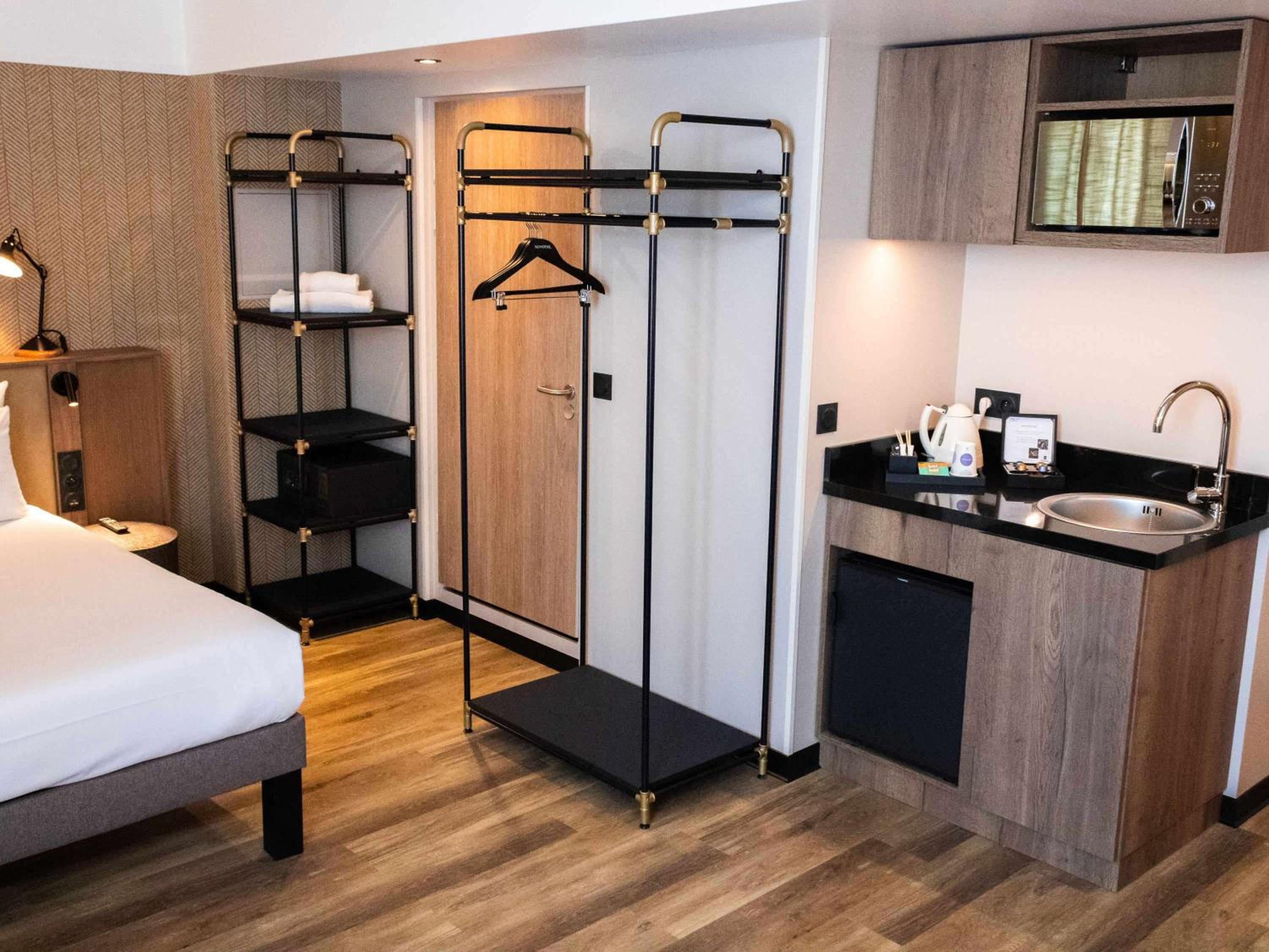 Superior Suite with Double Bed and Sofa Bed - Photo 25