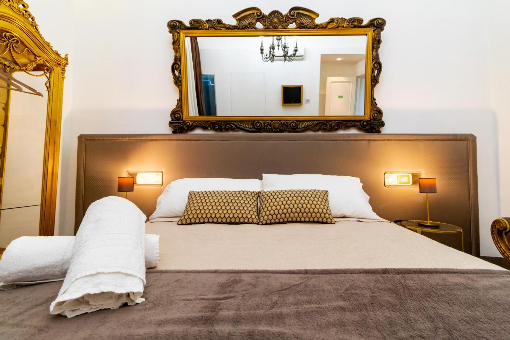 King Room with Balcony photo 1