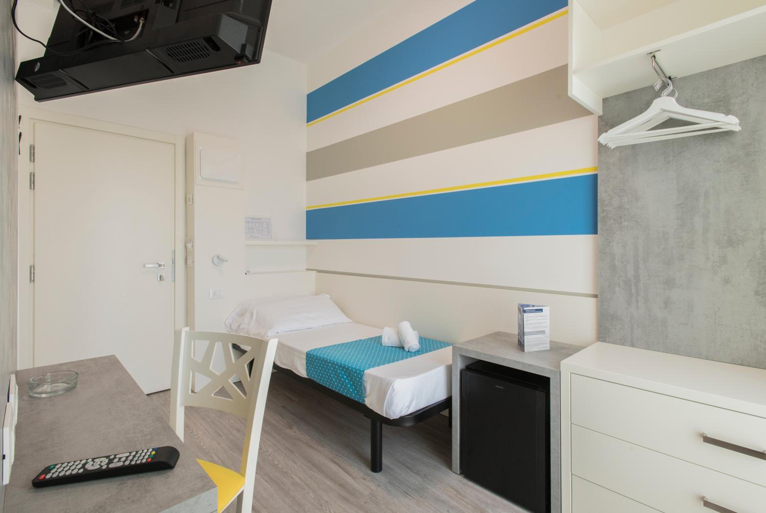 Single Room photo 2