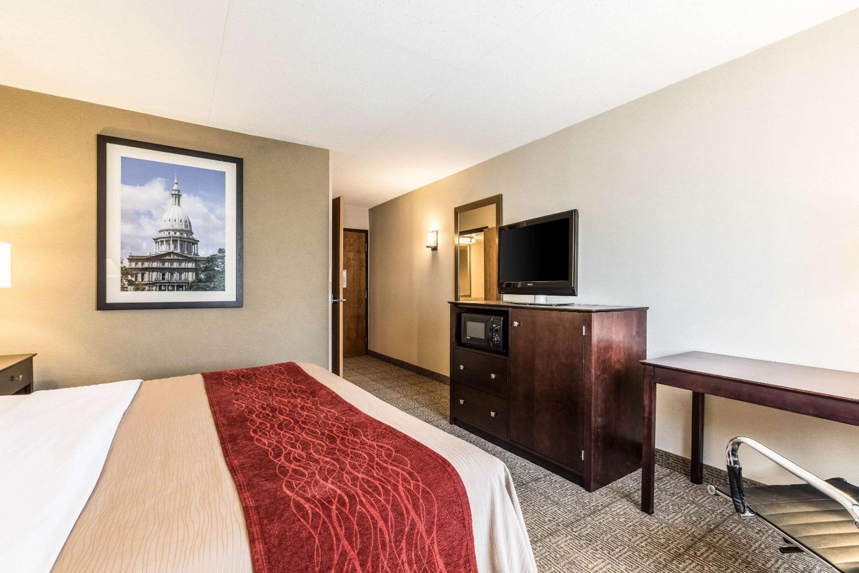 King Room - Non-Smoking - Photo 5