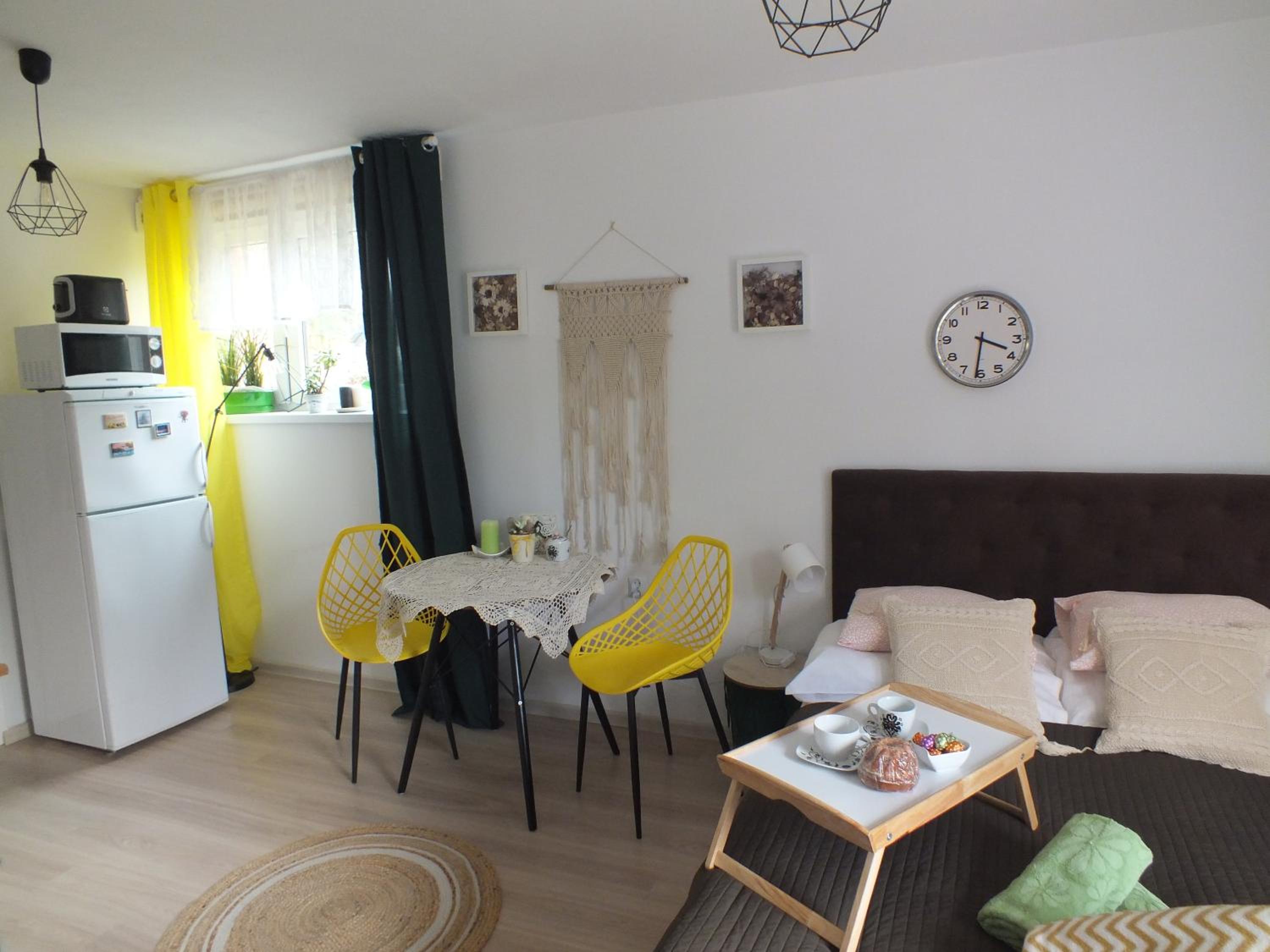 Double Room with Private Bathroom - Green photo 2