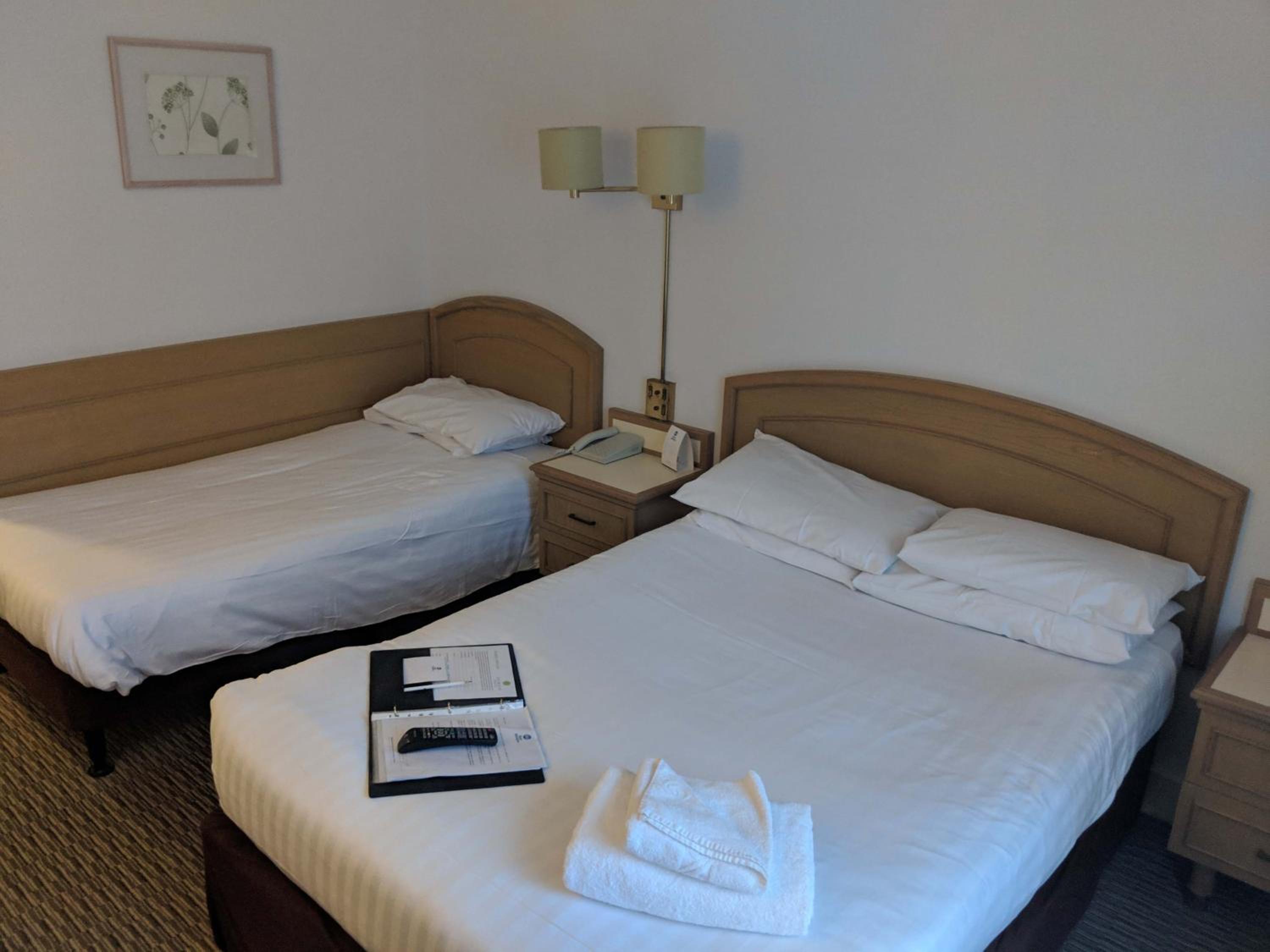 Standard Twin Room - Non-Smoking - Photo 5