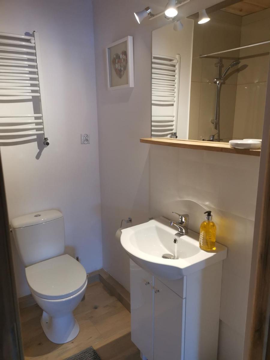 Apartment with Shower photo 3
