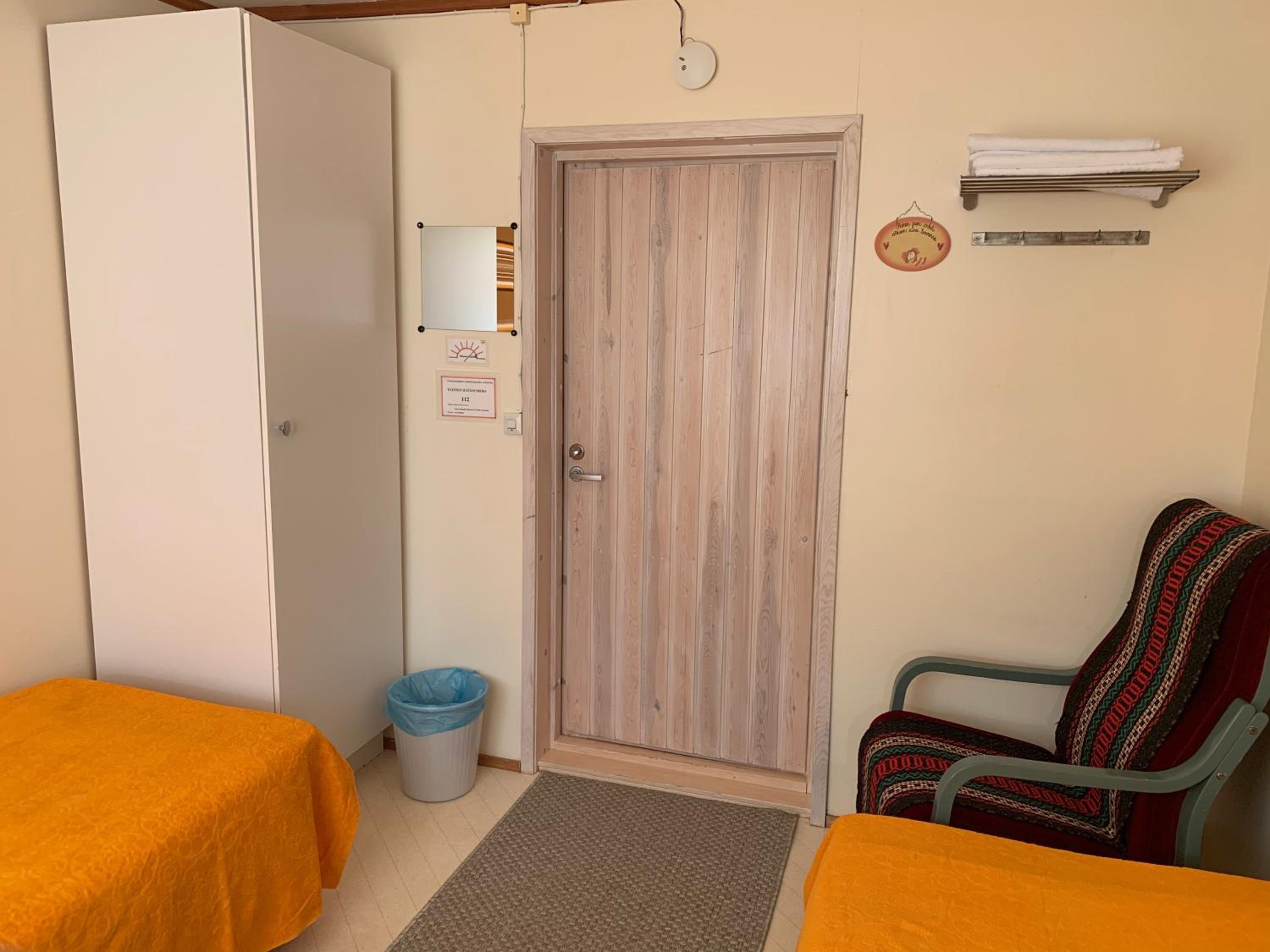 Twin Room with Shared Bathroom photo 2