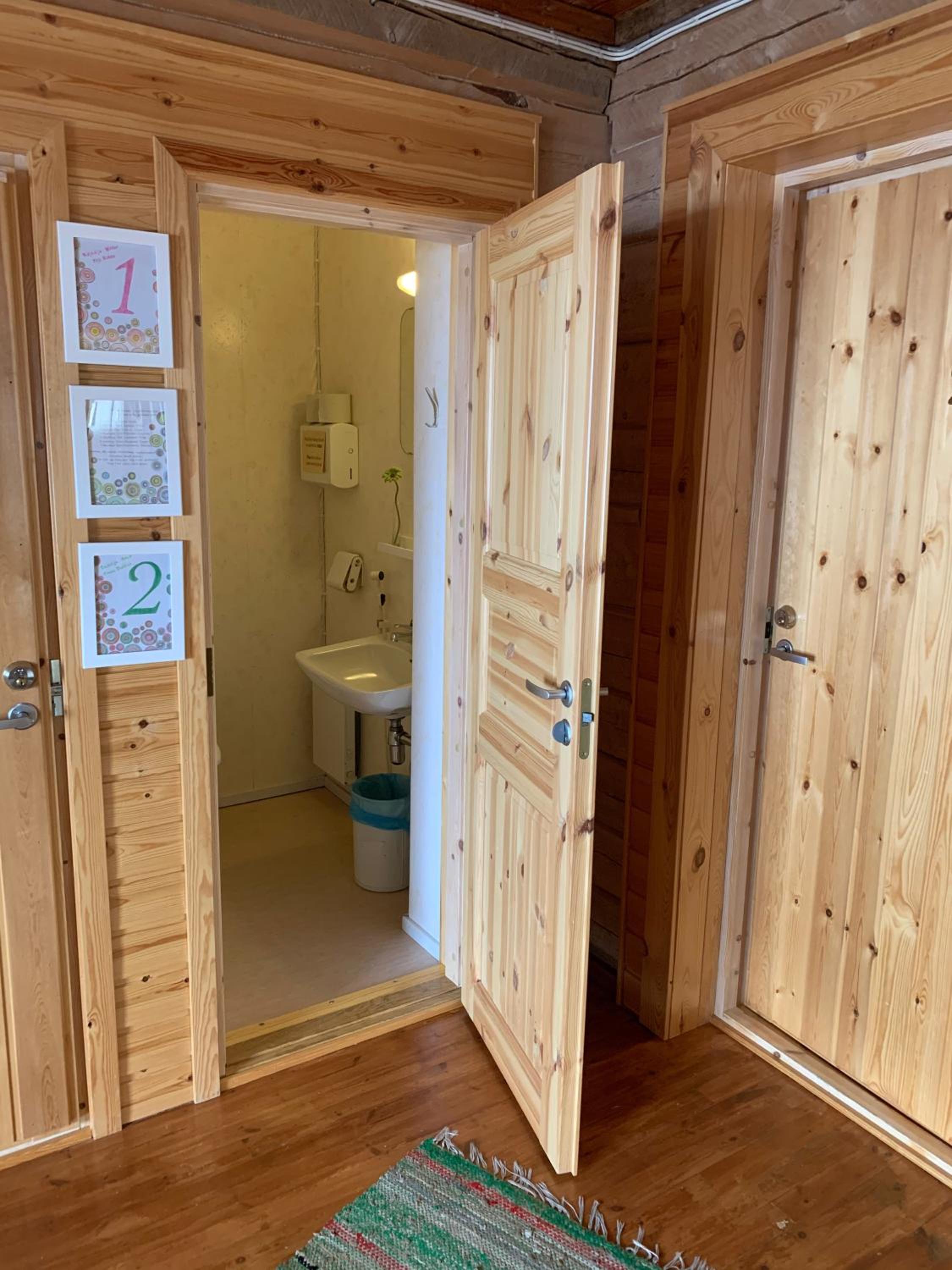 Economy Triple Room with Shared Bathroom photo 2