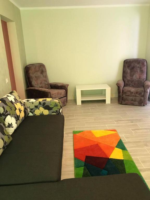 One-Bedroom Apartment - Photo 7