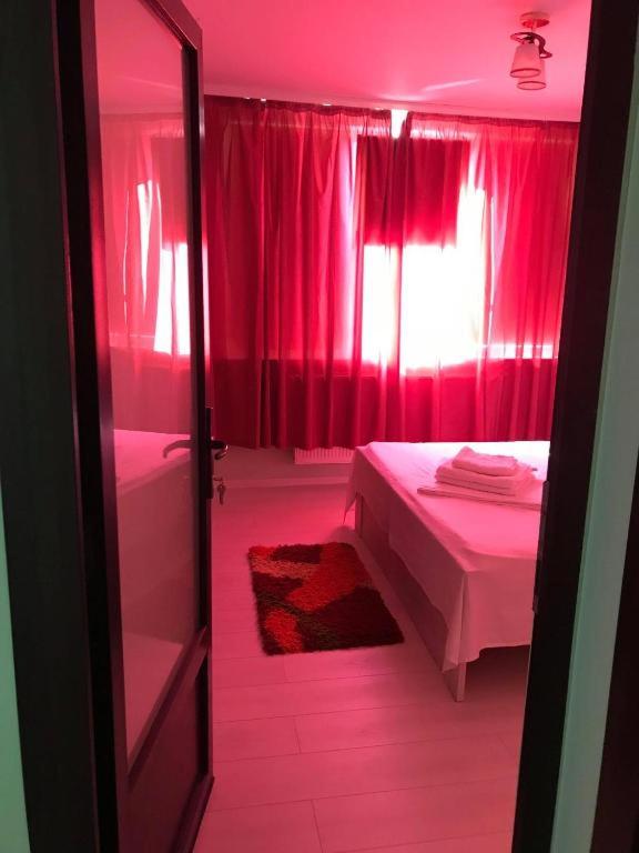 One-Bedroom Apartment - Photo 9