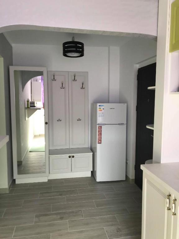 One-Bedroom Apartment - Photo 17