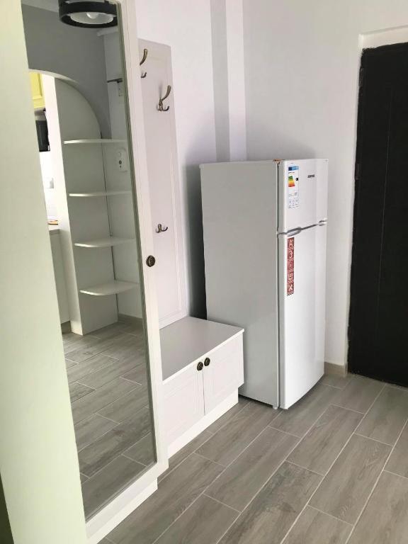 One-Bedroom Apartment - Photo 25