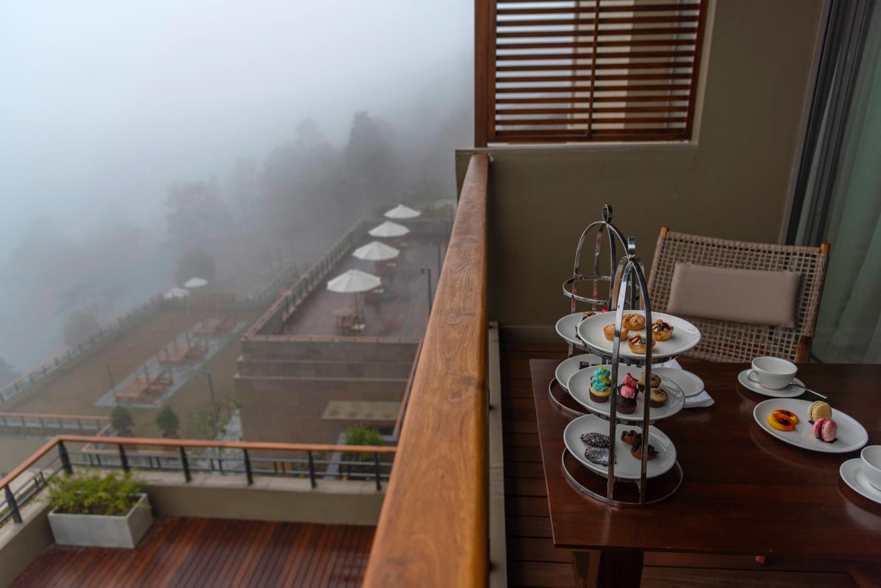 Luxury King Bed Valley View Room with Balcony