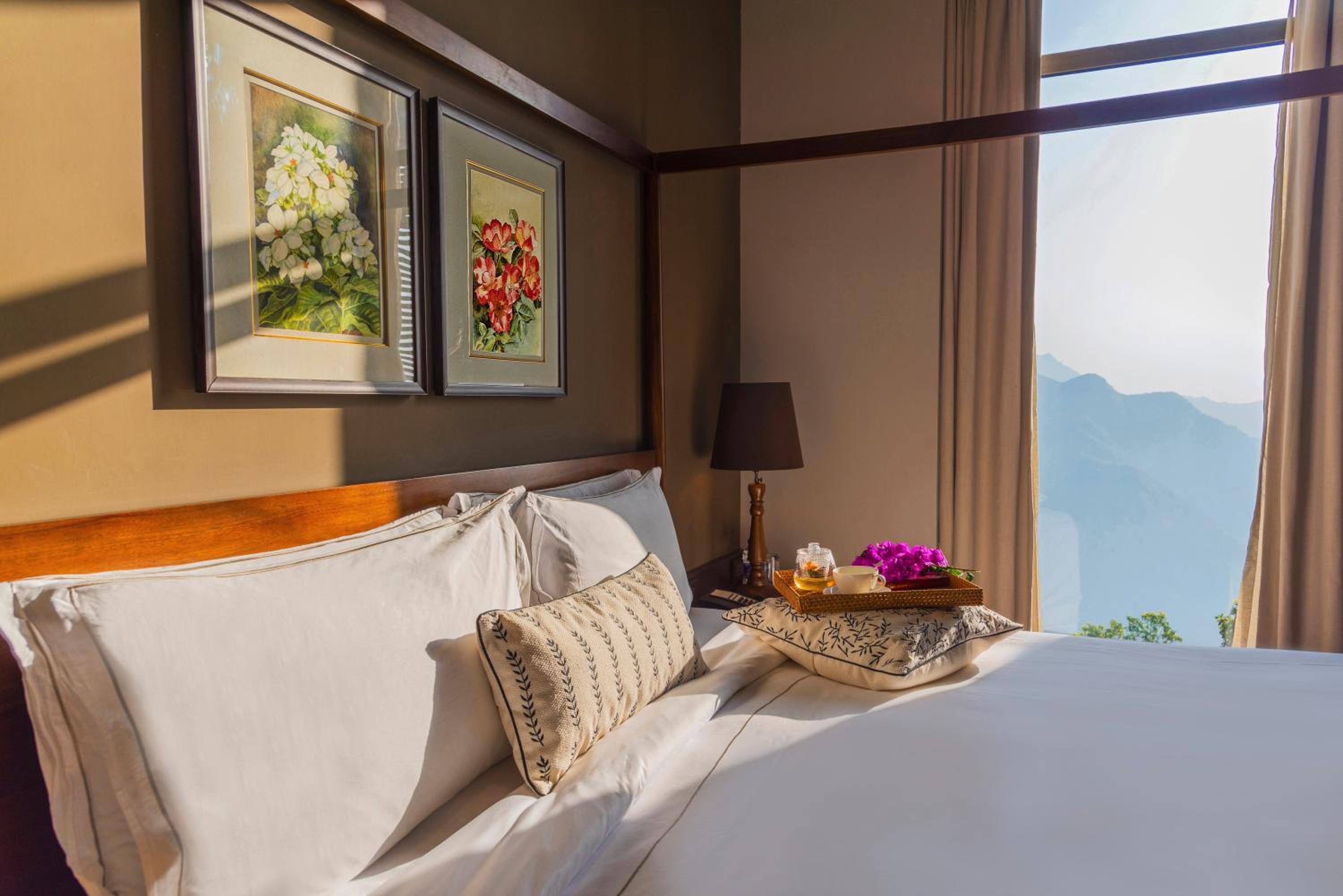 Luxury Twin Bed Valley View Room with Balcony