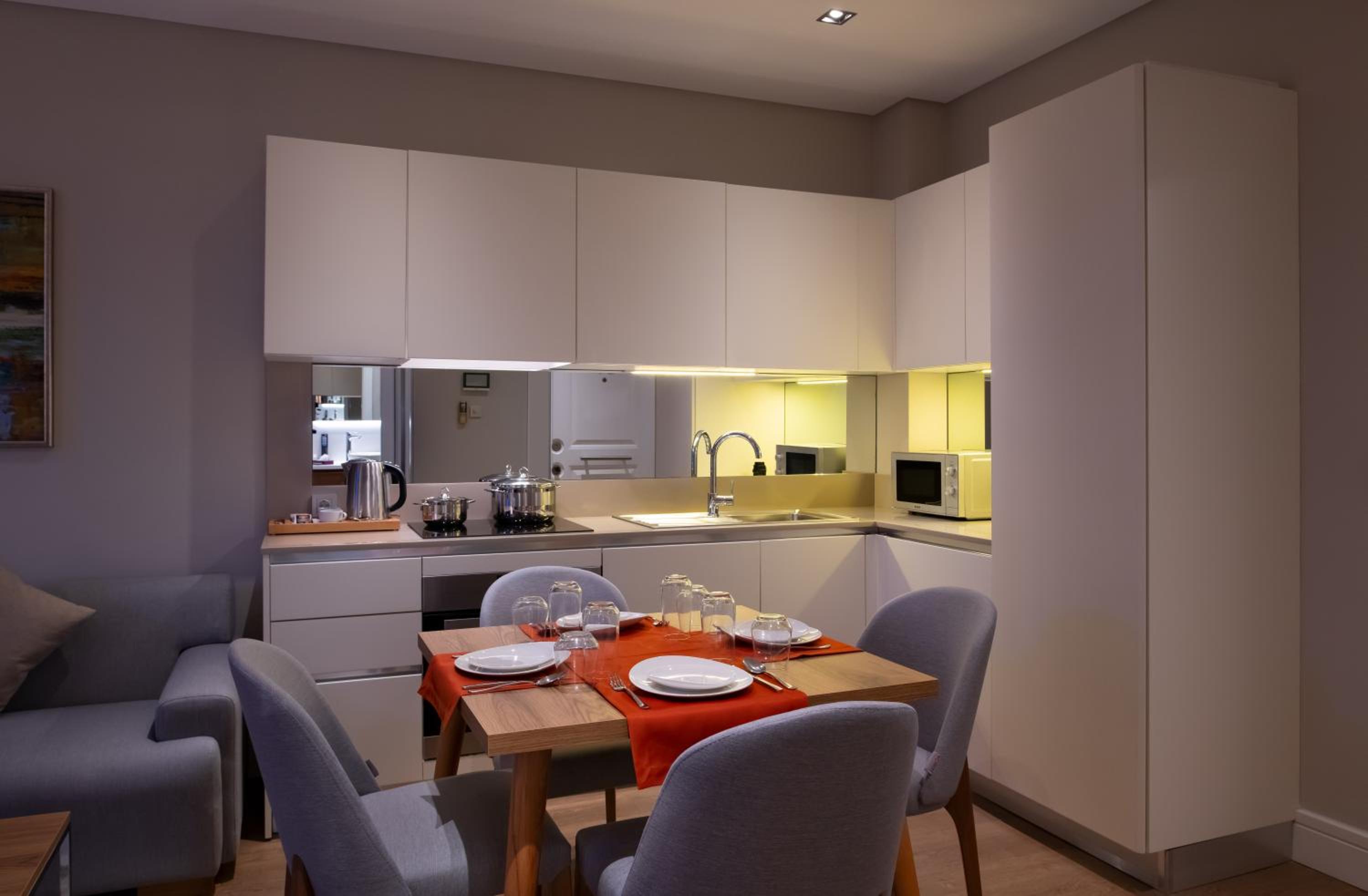 One-Bedroom Deluxe Apartment