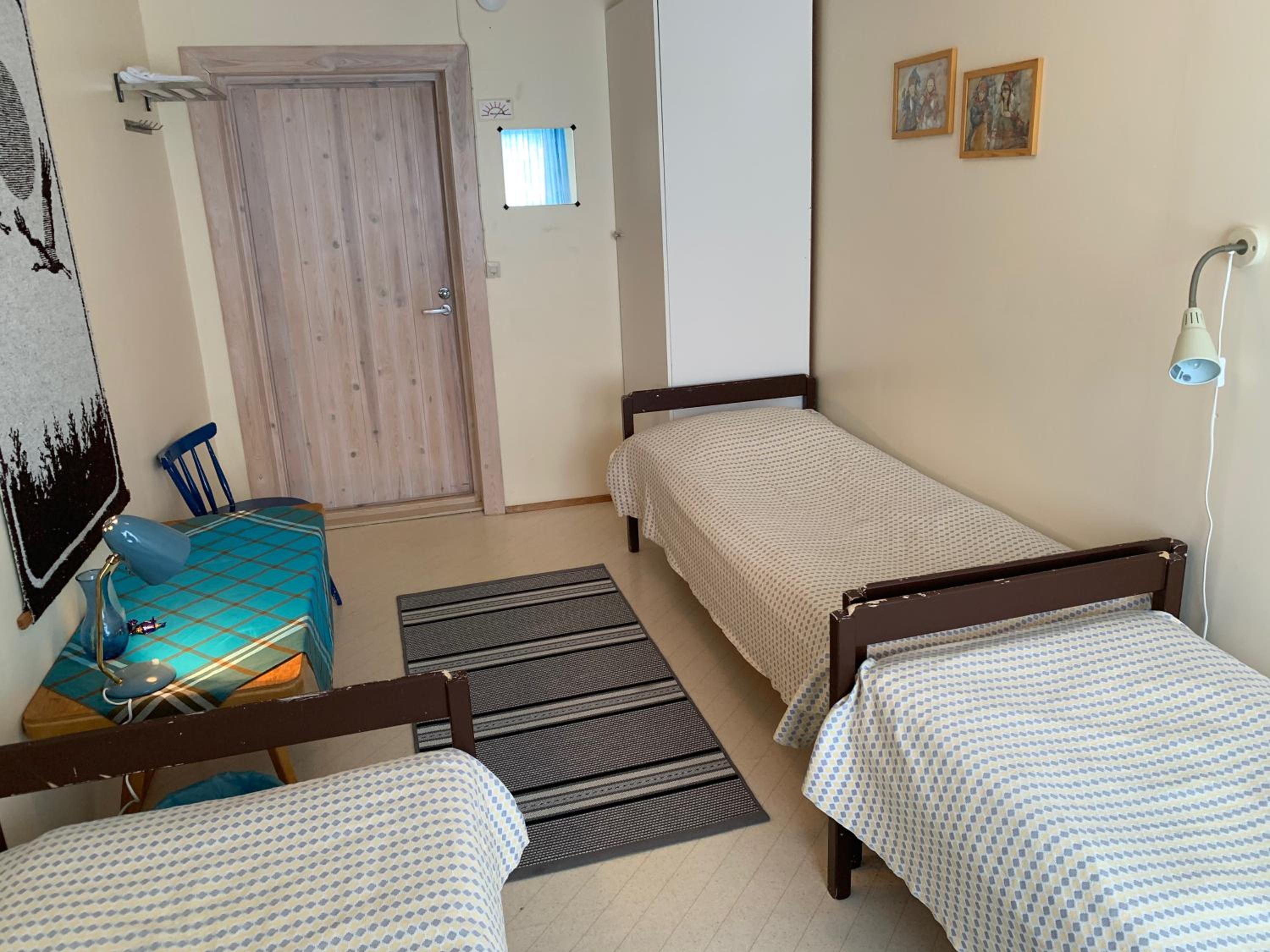 Economy Triple Room with Shared Bathroom photo 3